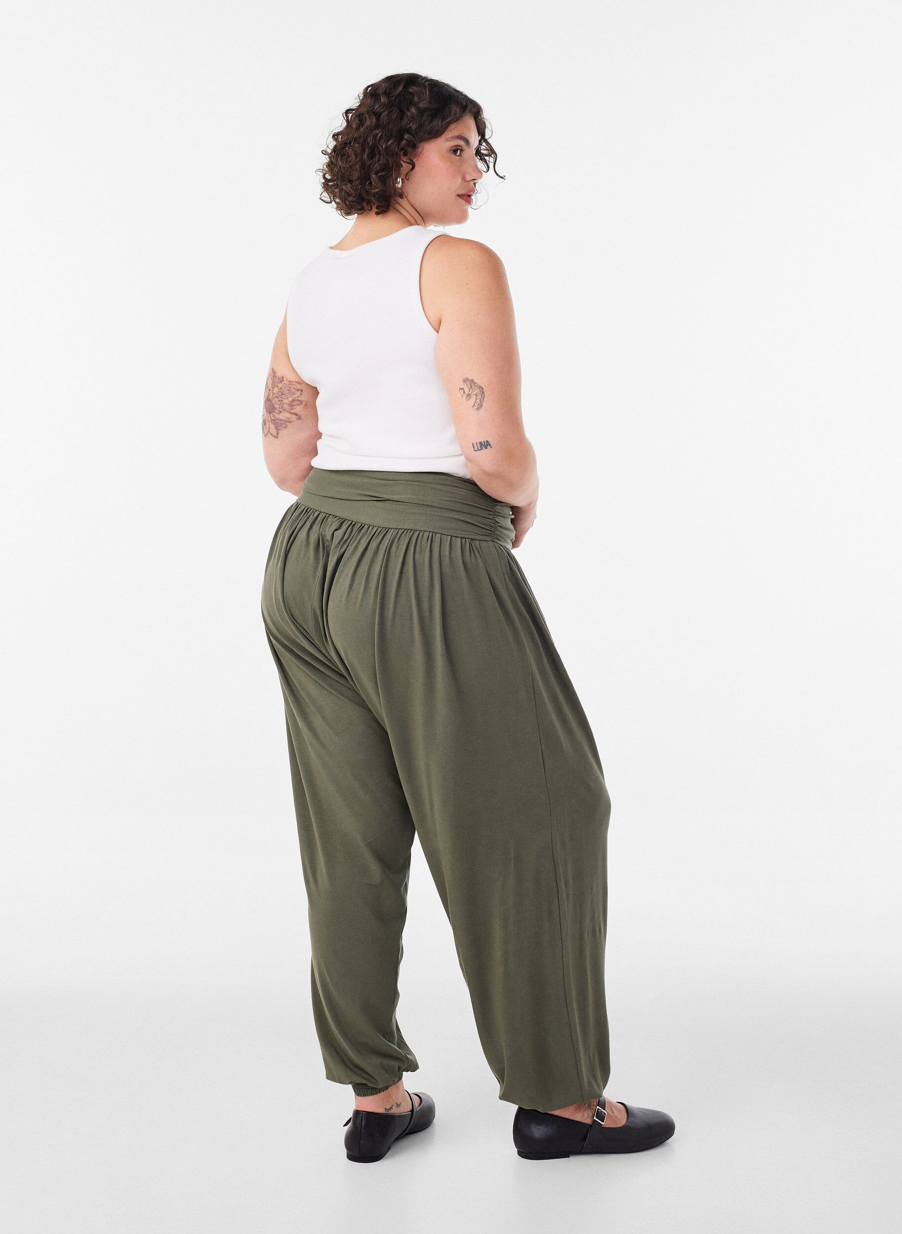 ZizziLoszittende harembroek, Groen, Model image number 2