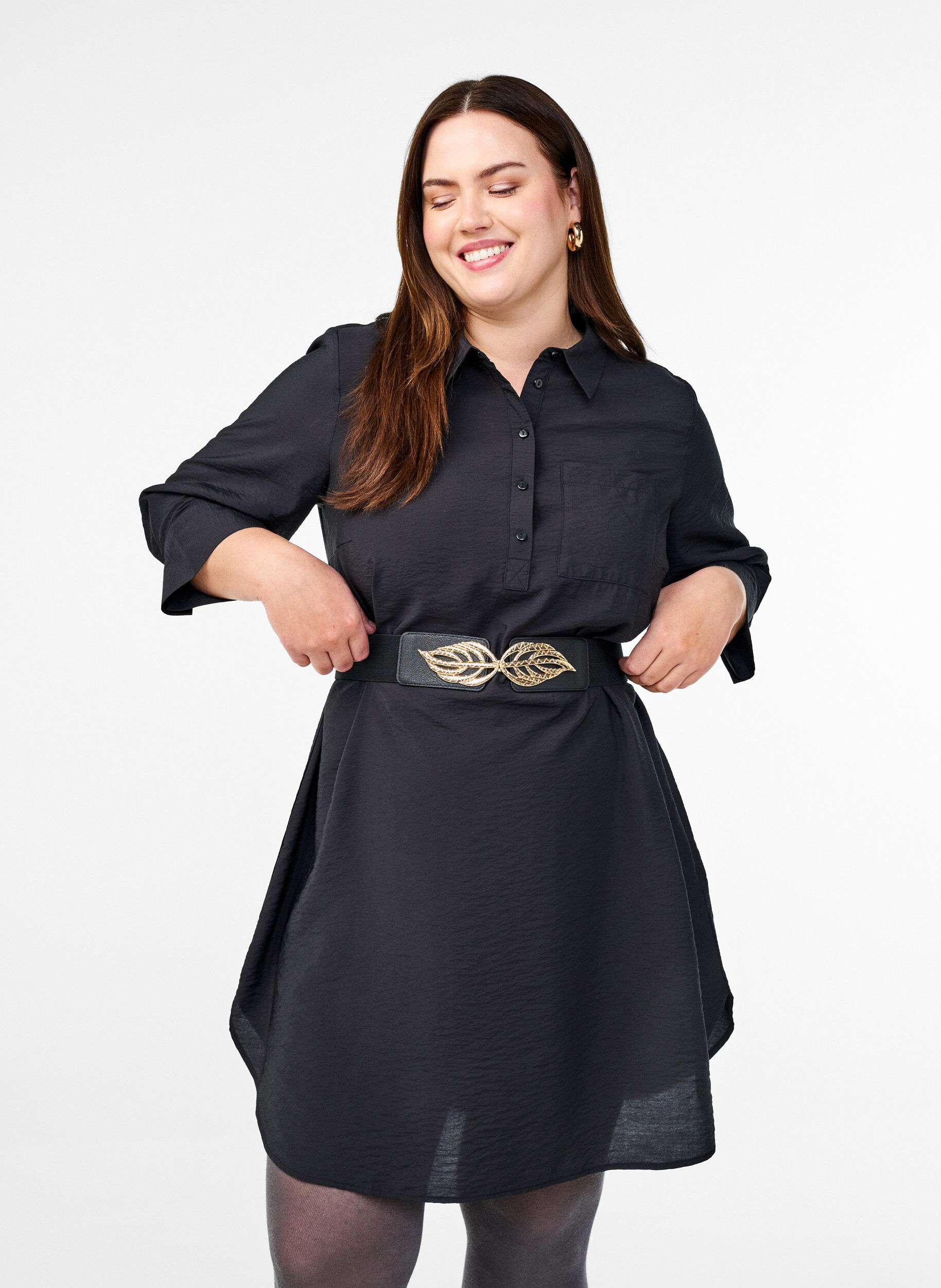 Zizzi Ceinture &eacute;lastique avec boucle feuille dor&eacute;e, Black, Model image number 1