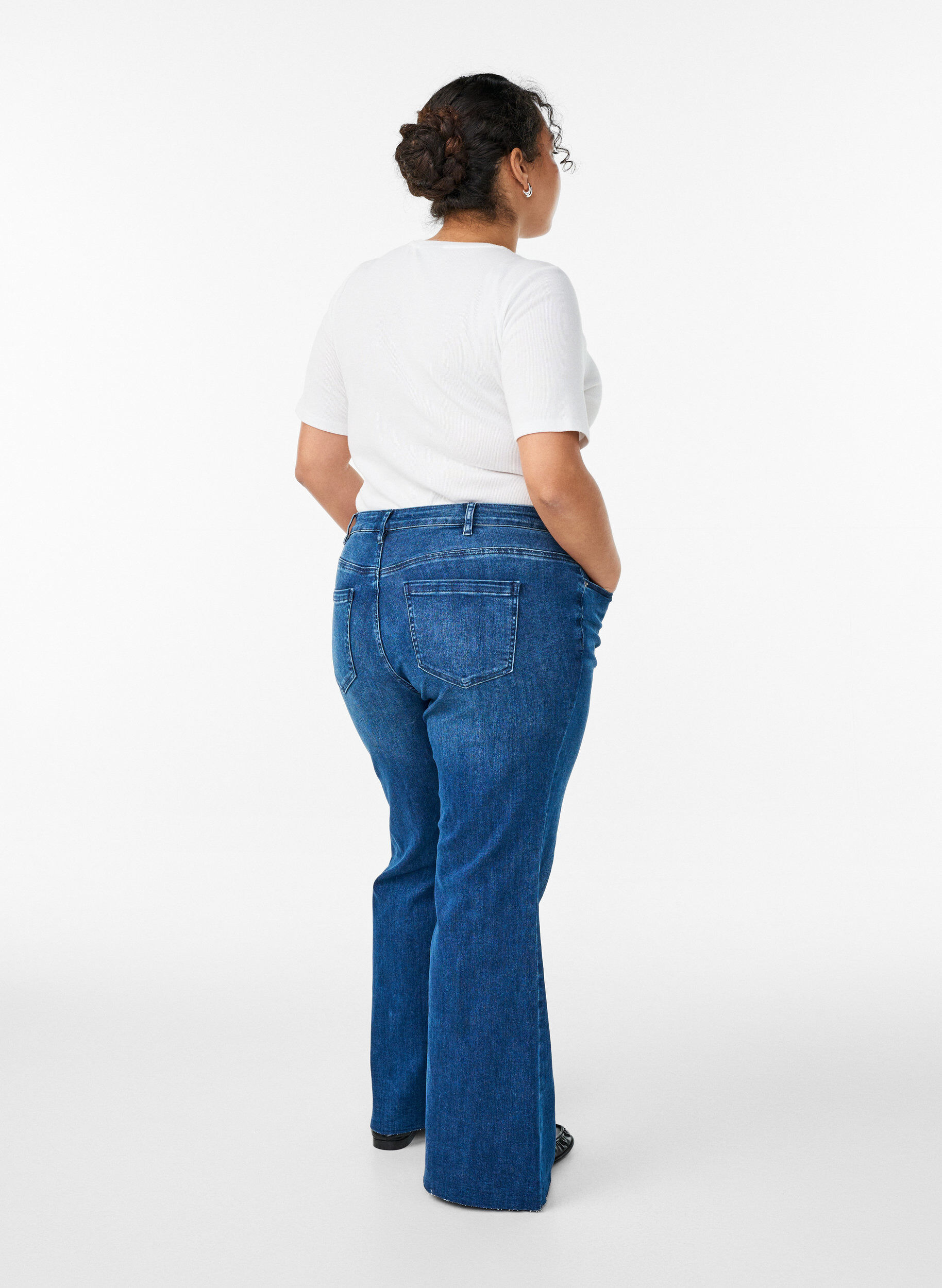 ZizziHigh-waist bootcut jeans, Blauw, Model image number 0