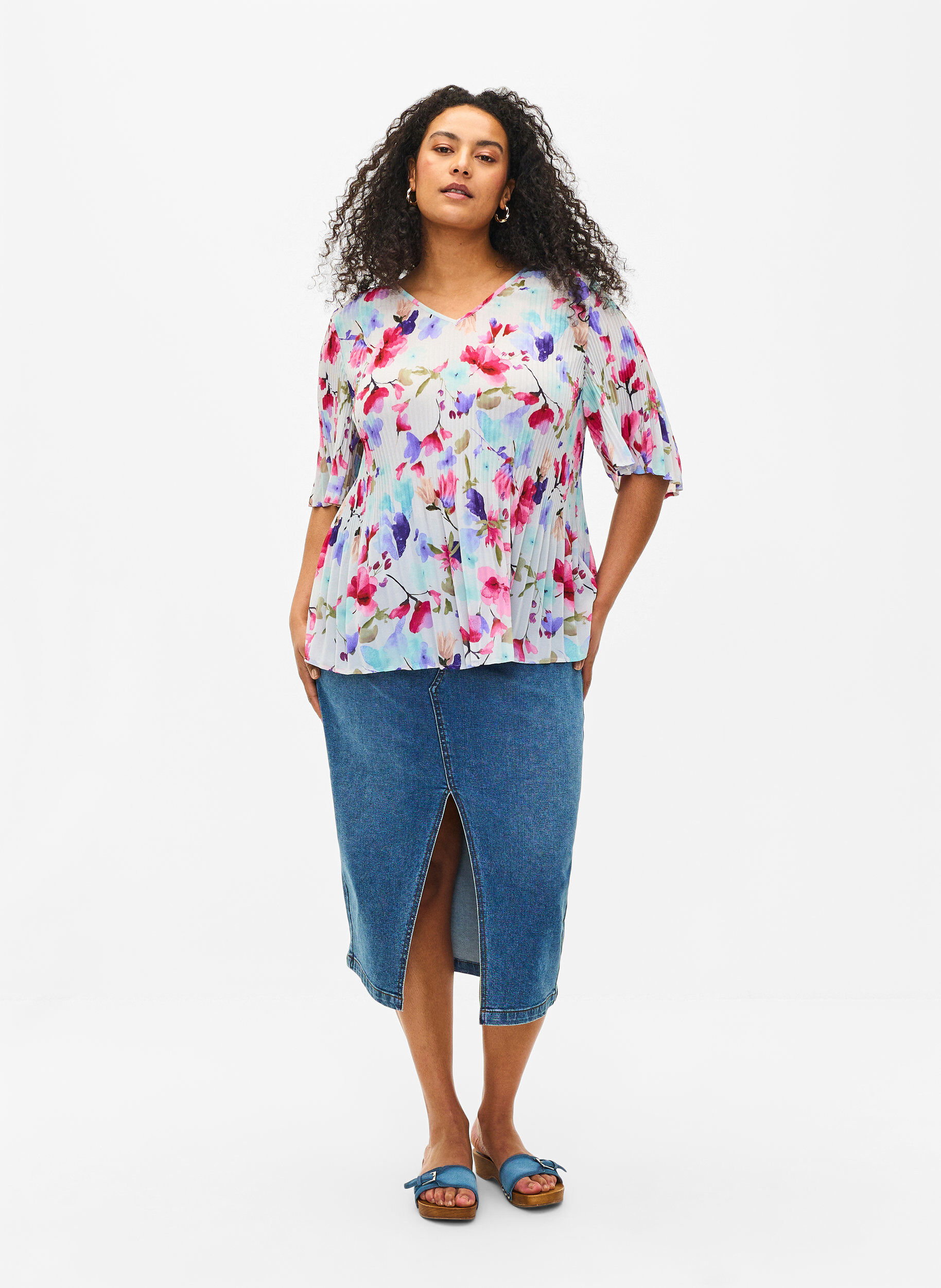 Zizzi Chemisier floral pliss&eacute;, White/MultiFlowerAOP, Model image number 2