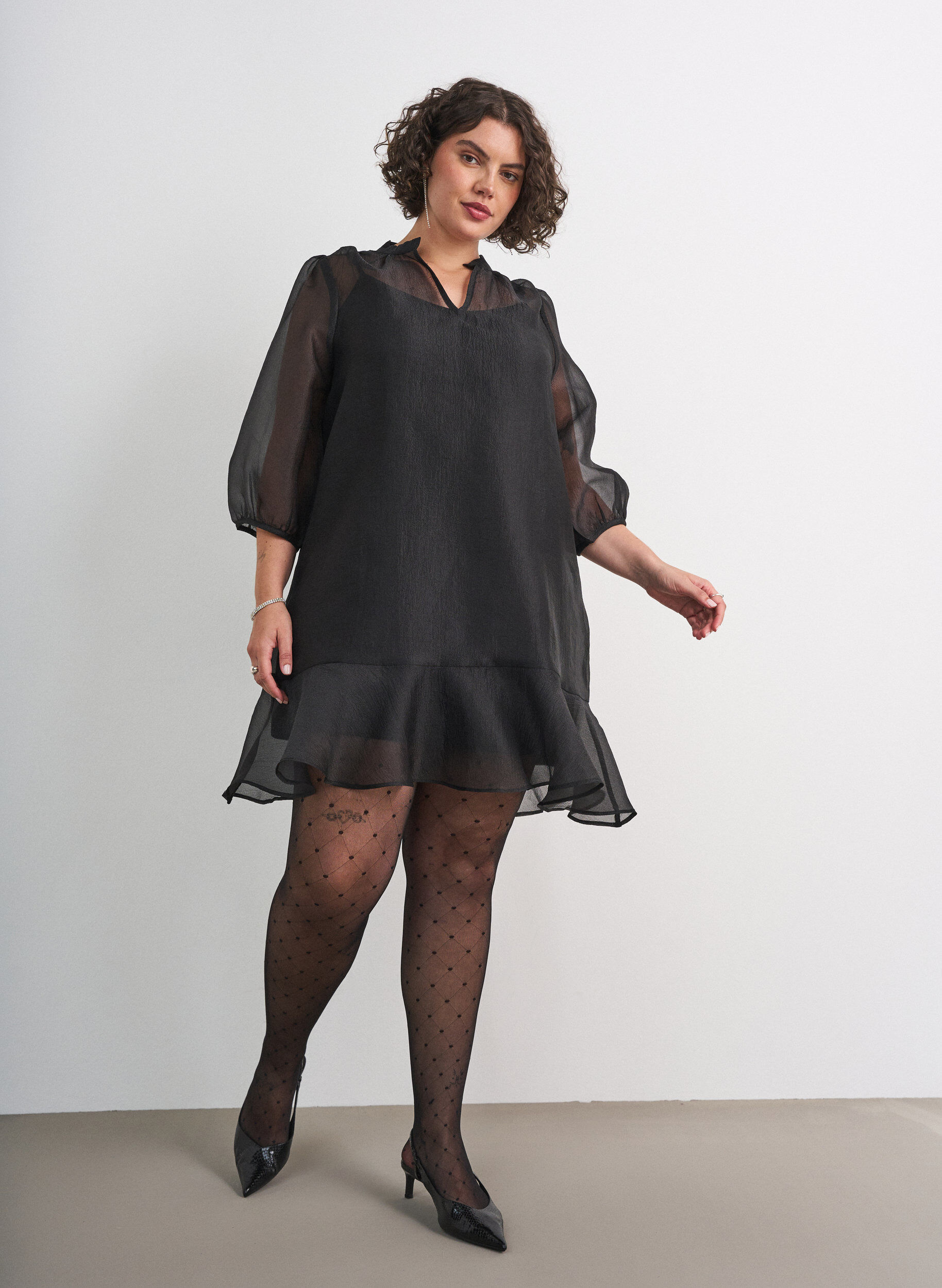 ZizziRobe courte en organza avec ourlet &agrave; volants, Noir, Model image number 1