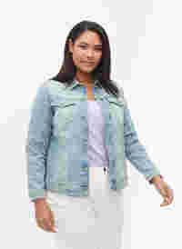 Veste en jean légère avec poches au niveau de la poitrine, Light blue denim, Model
