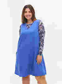 Spencer-jurk met v-hals, Dazzling Blue, Model