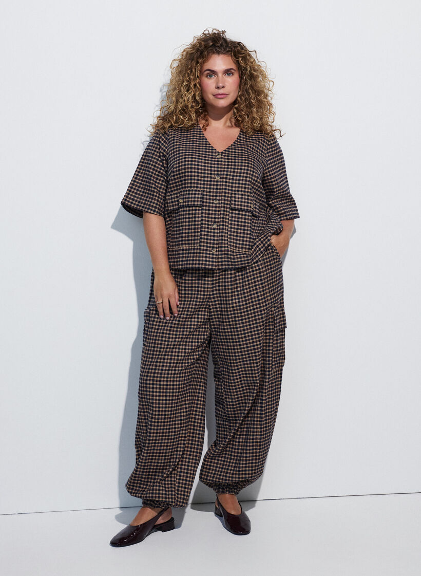 Geruite blouse met borstzakken, Bruin, Model image number 1