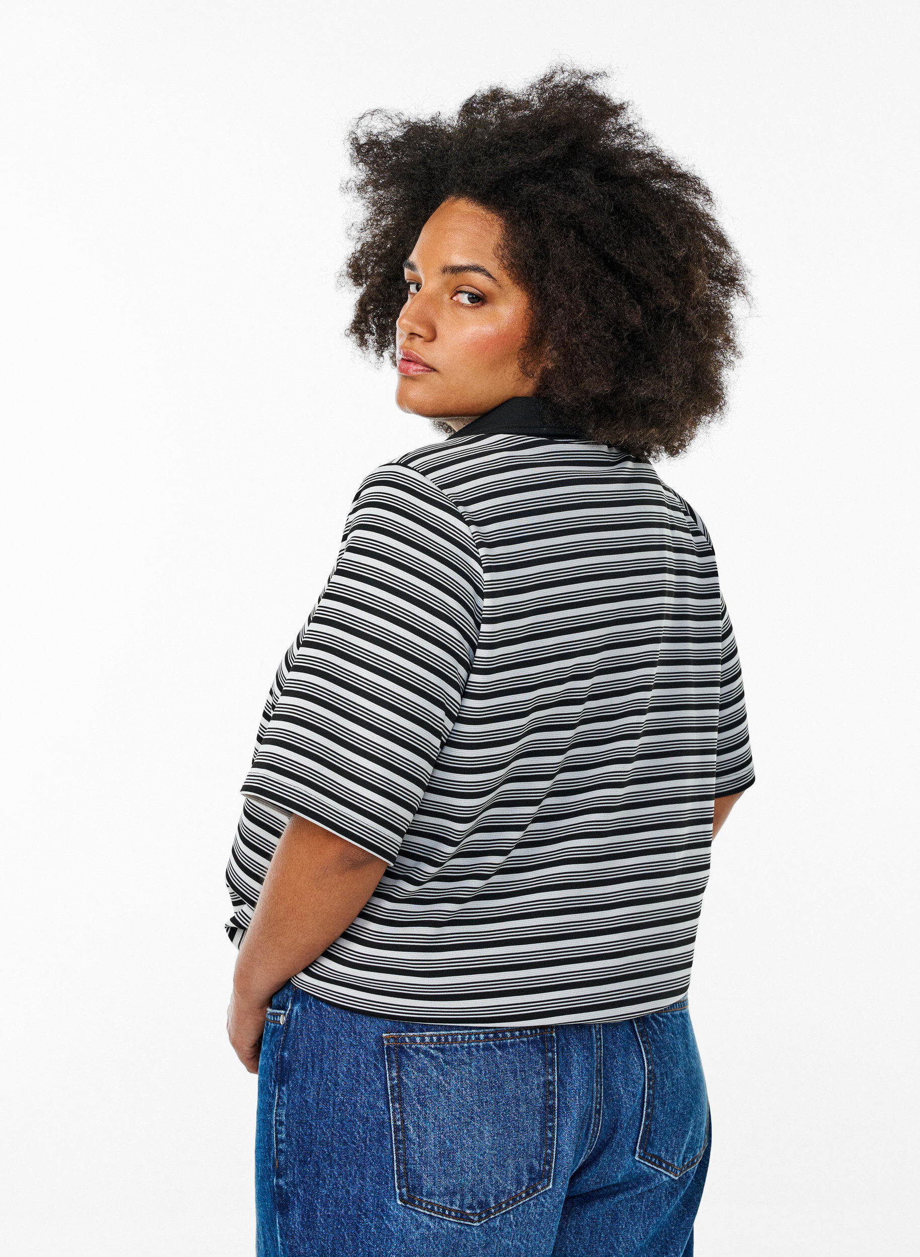 ZizziGestreept poloshirt met korte mouwen en rits, Zwart, Model image number 2