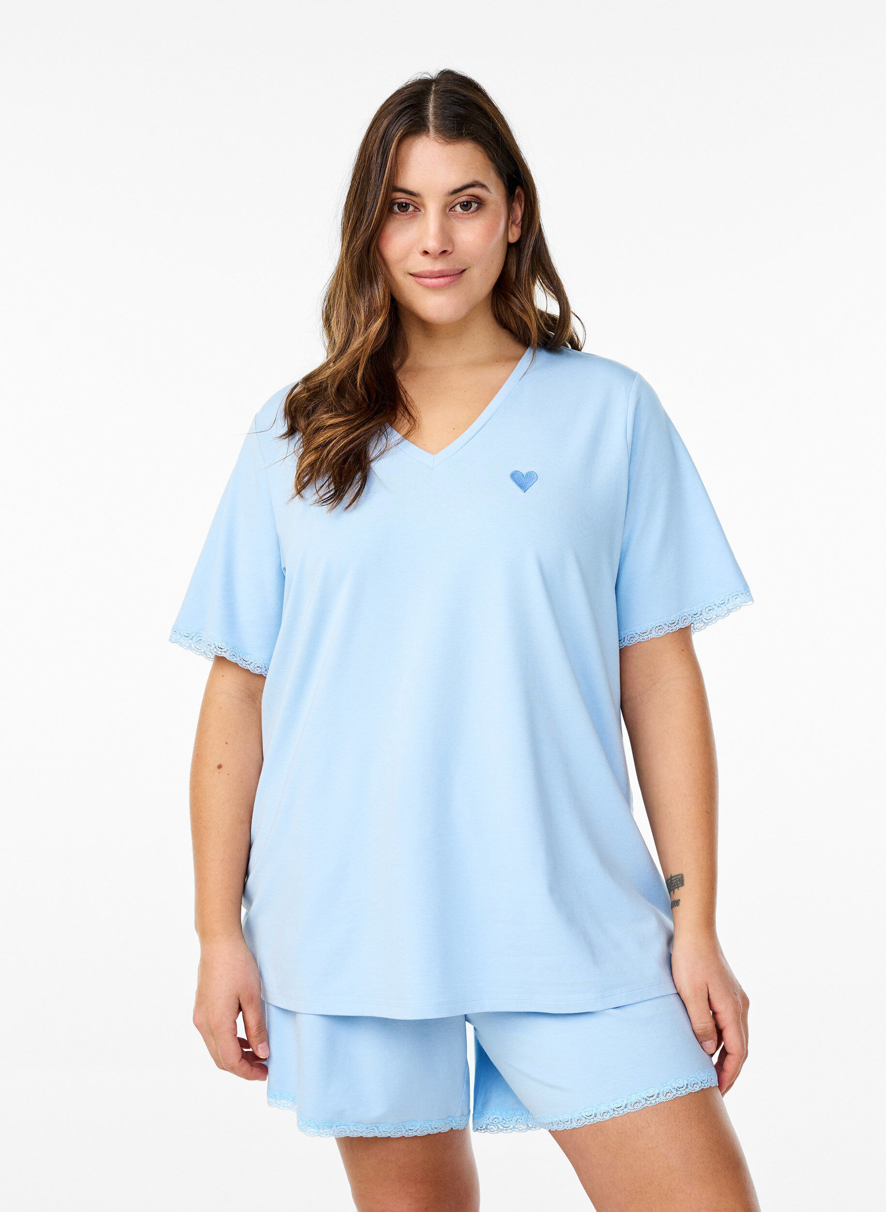 ZizziLosse shorts in een modalmix met een kanten randje, Dutch Canal, Model image number 0