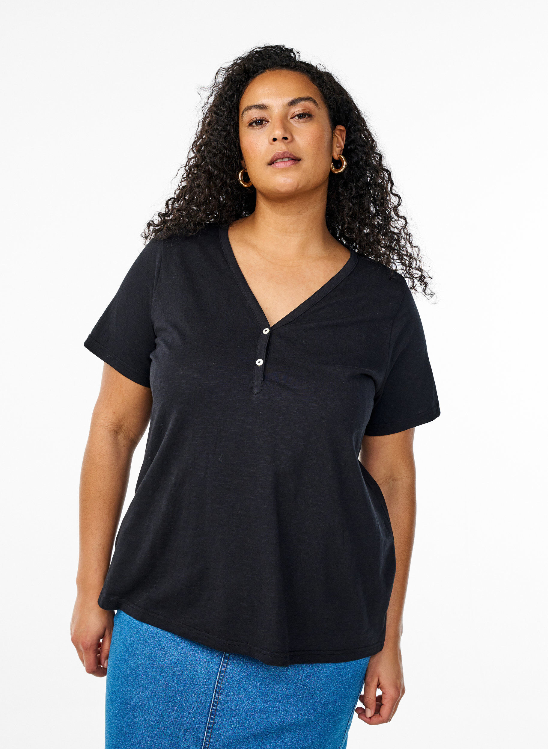 T-shirt met knoopdetail, Zwart, Model