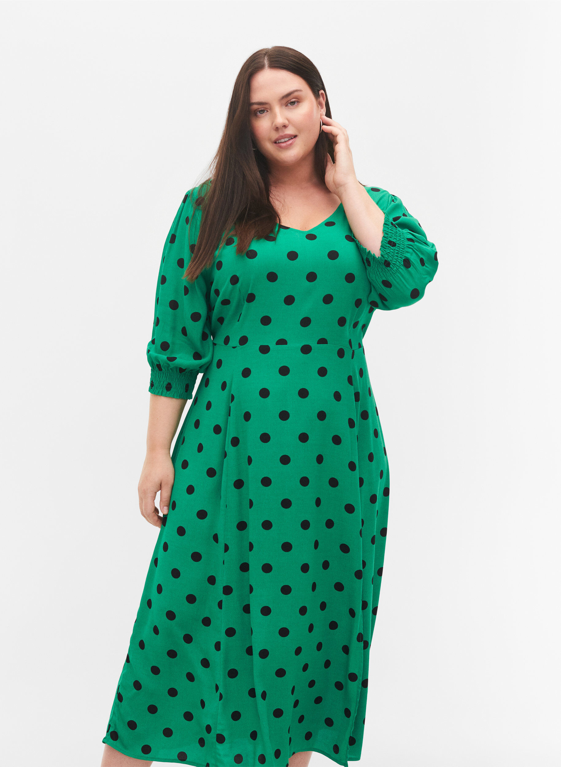 Zizzi Robe midi &agrave; pois en viscose, Jolly Green Dot AOP, Model image number 2