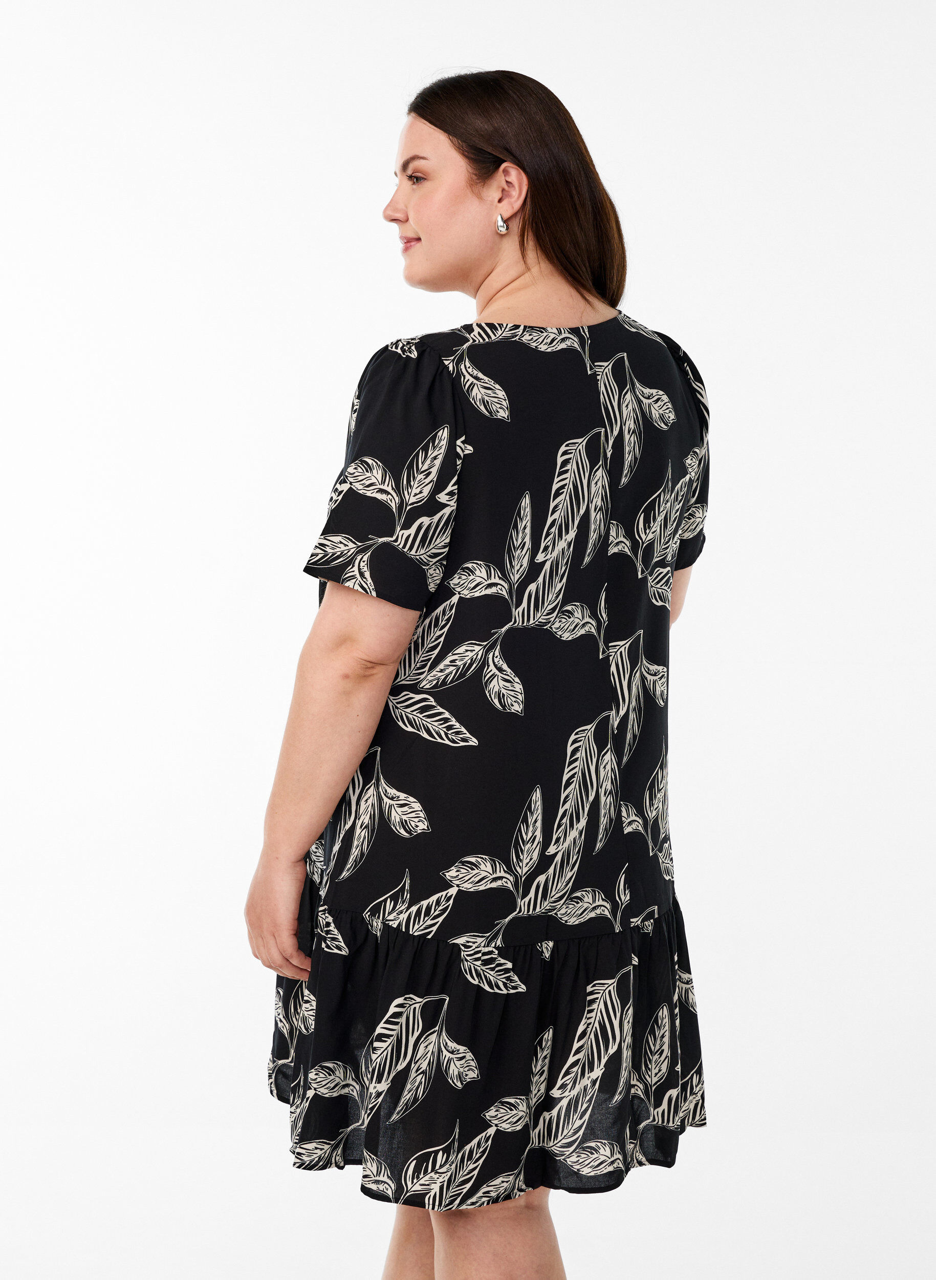 Zizzi FLASH - Robe en viscose avec d&eacute;coupe, Noir, Model image number 2