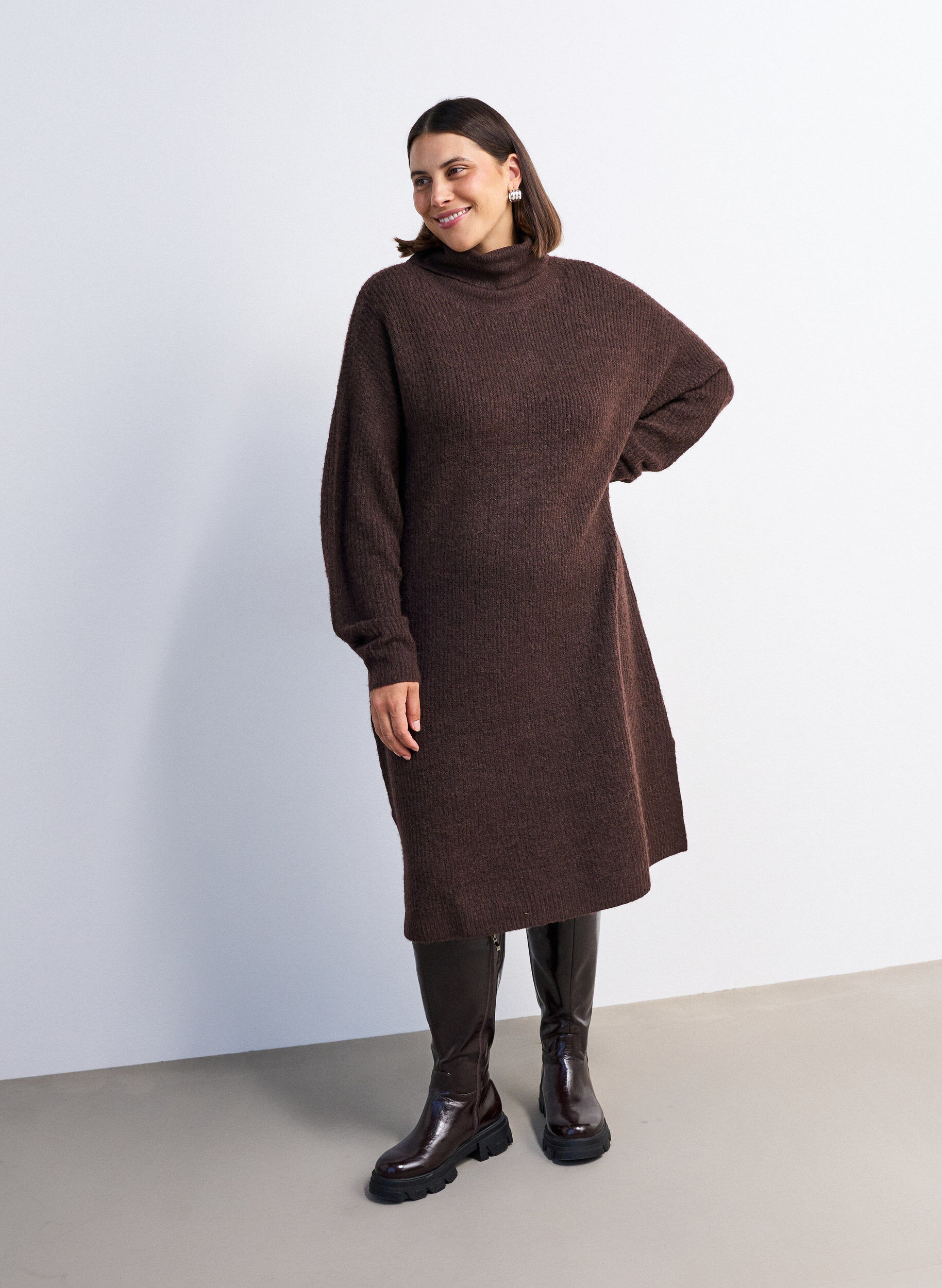ZizziRobe en maille &agrave; col roul&eacute;, Marron, Model image number 0