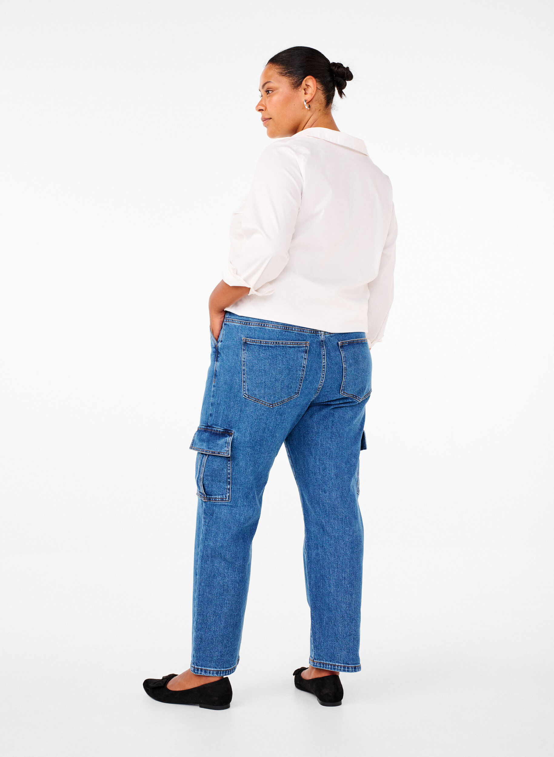 Zizzi Jean cargo &agrave; taille haute, Blue Denim, Model image number 1