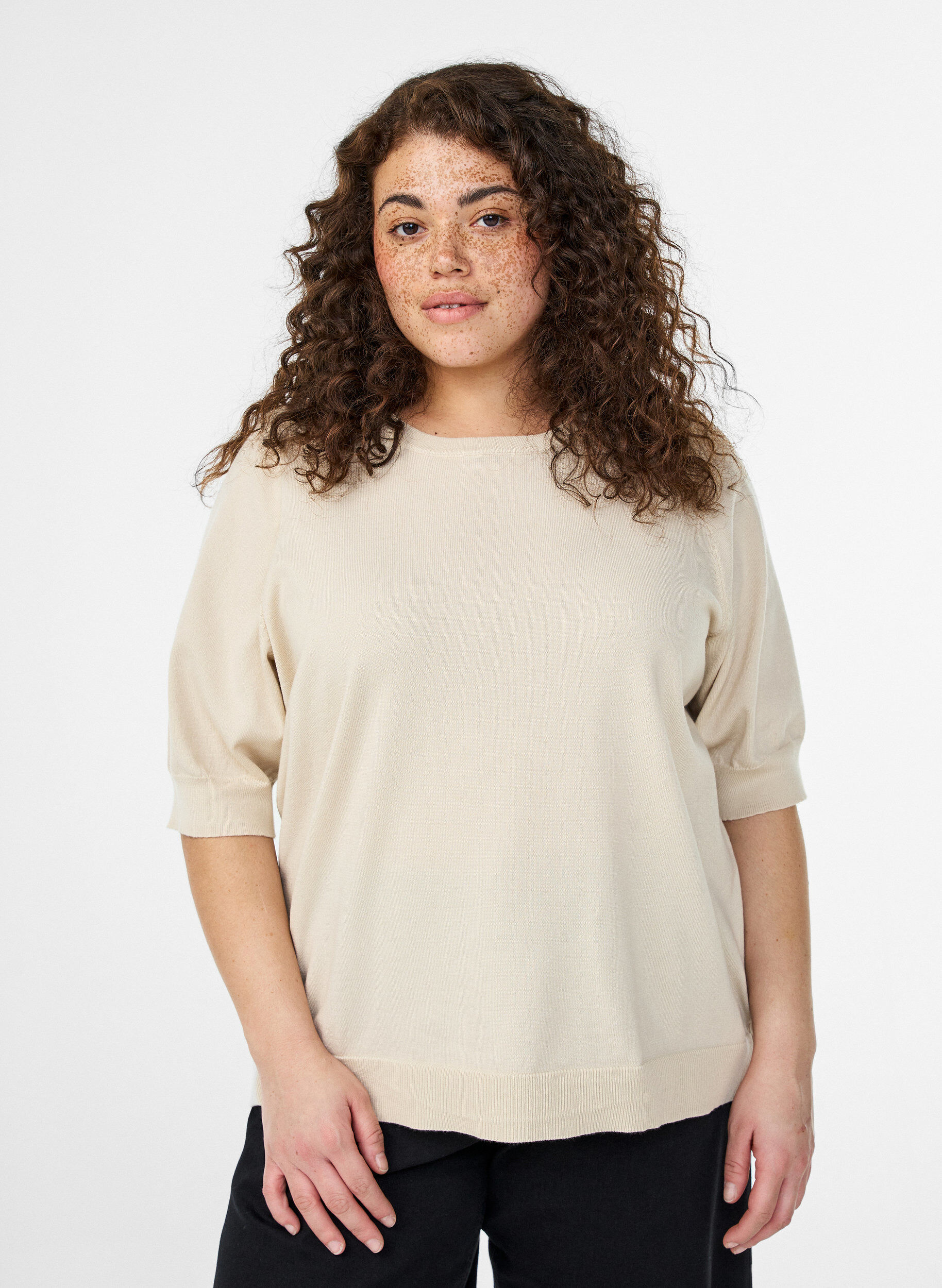 Blouse en fine maille &agrave; manches courtes, Beige, Model