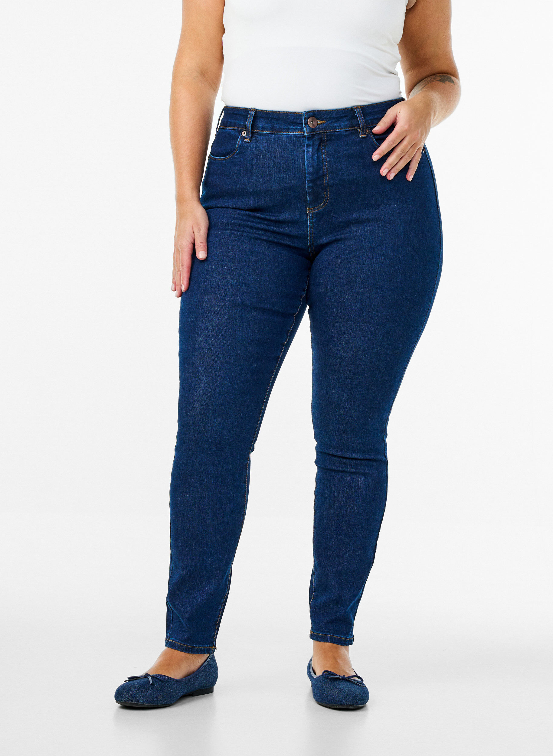 Zizzi Jean Amy taille haute et coupe super slim, Bleu, Model image number 2