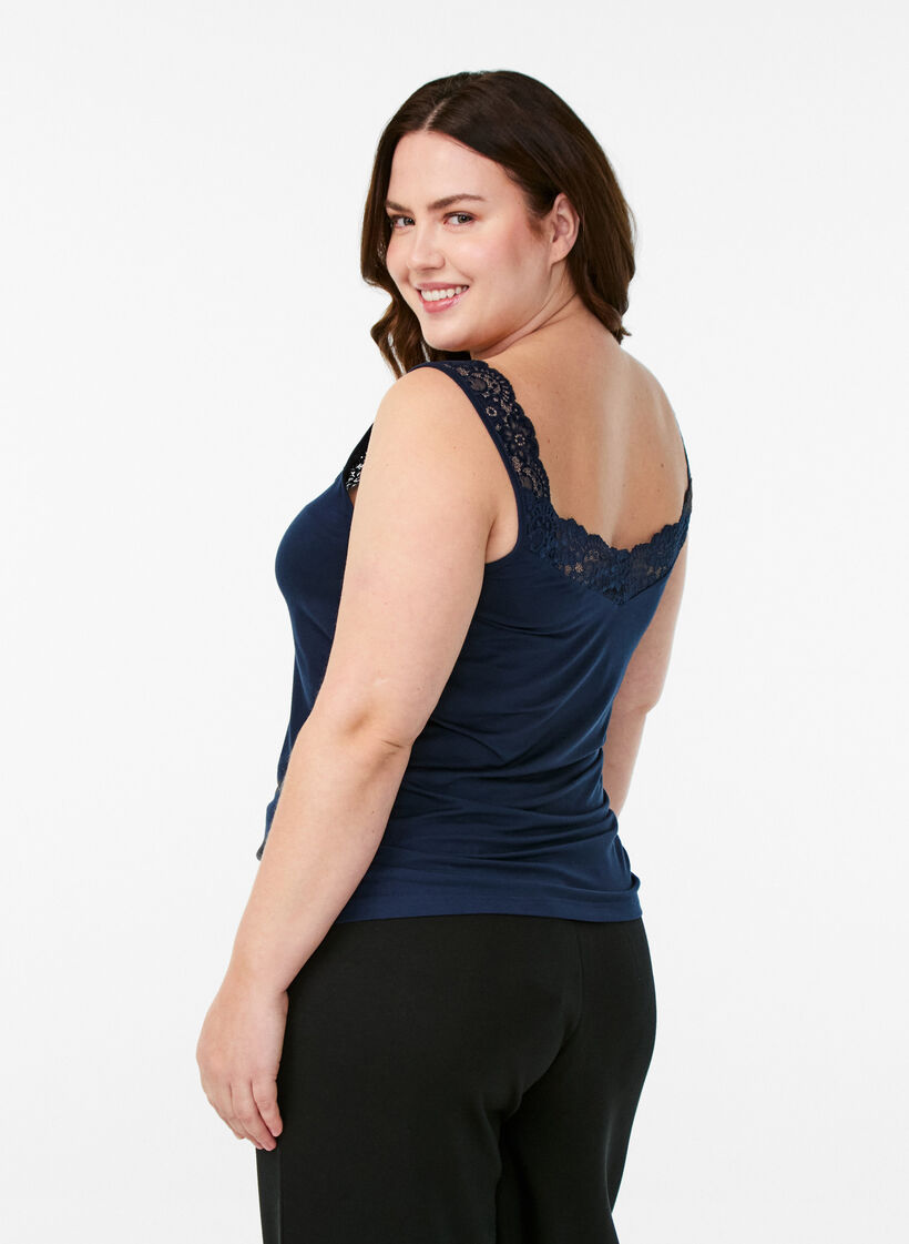 Viscose top met kanten rand, Blauw, Model image number 2