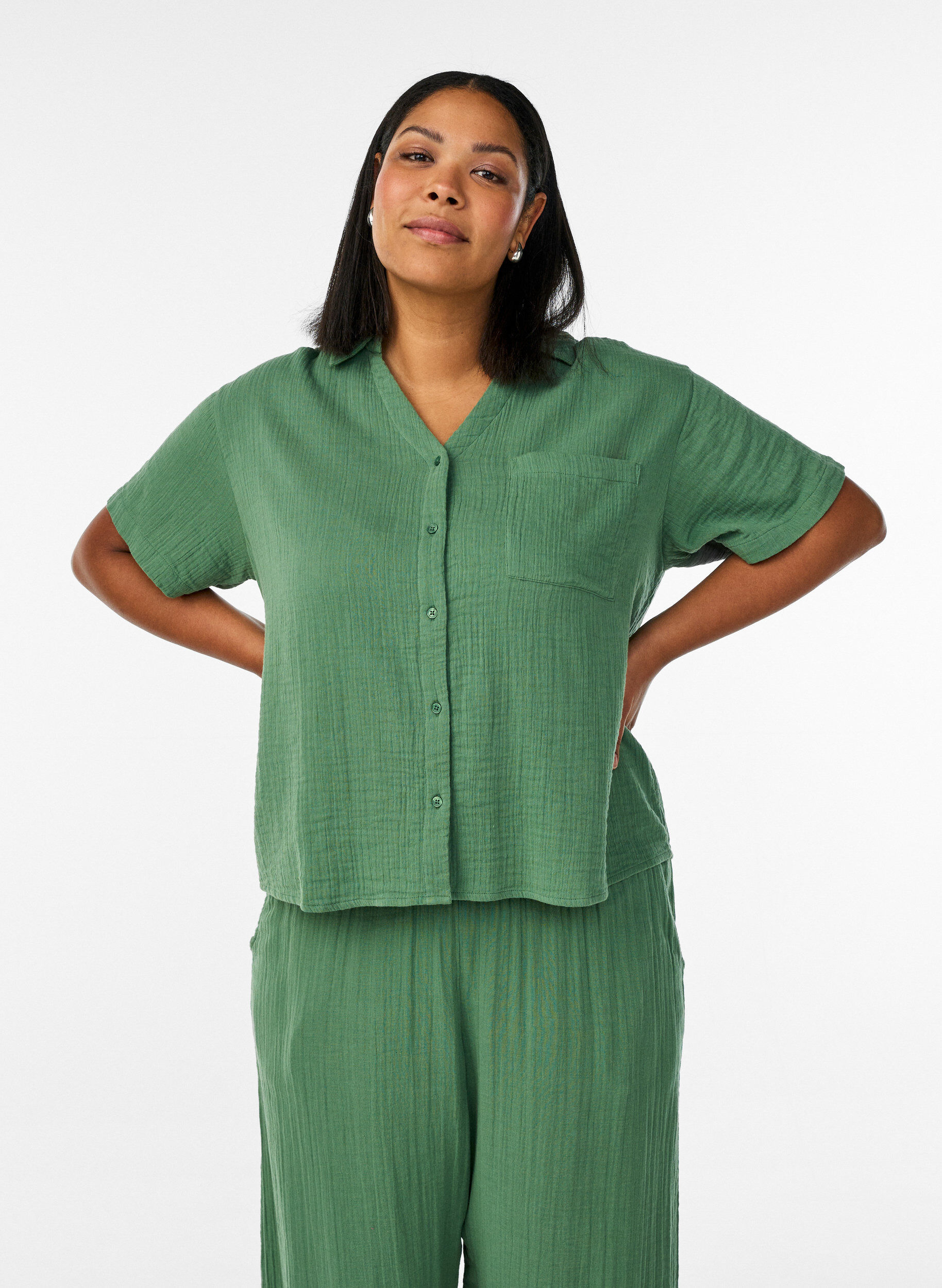 Blouse en mousseline de coton &agrave; manches courtes, Vert, Model