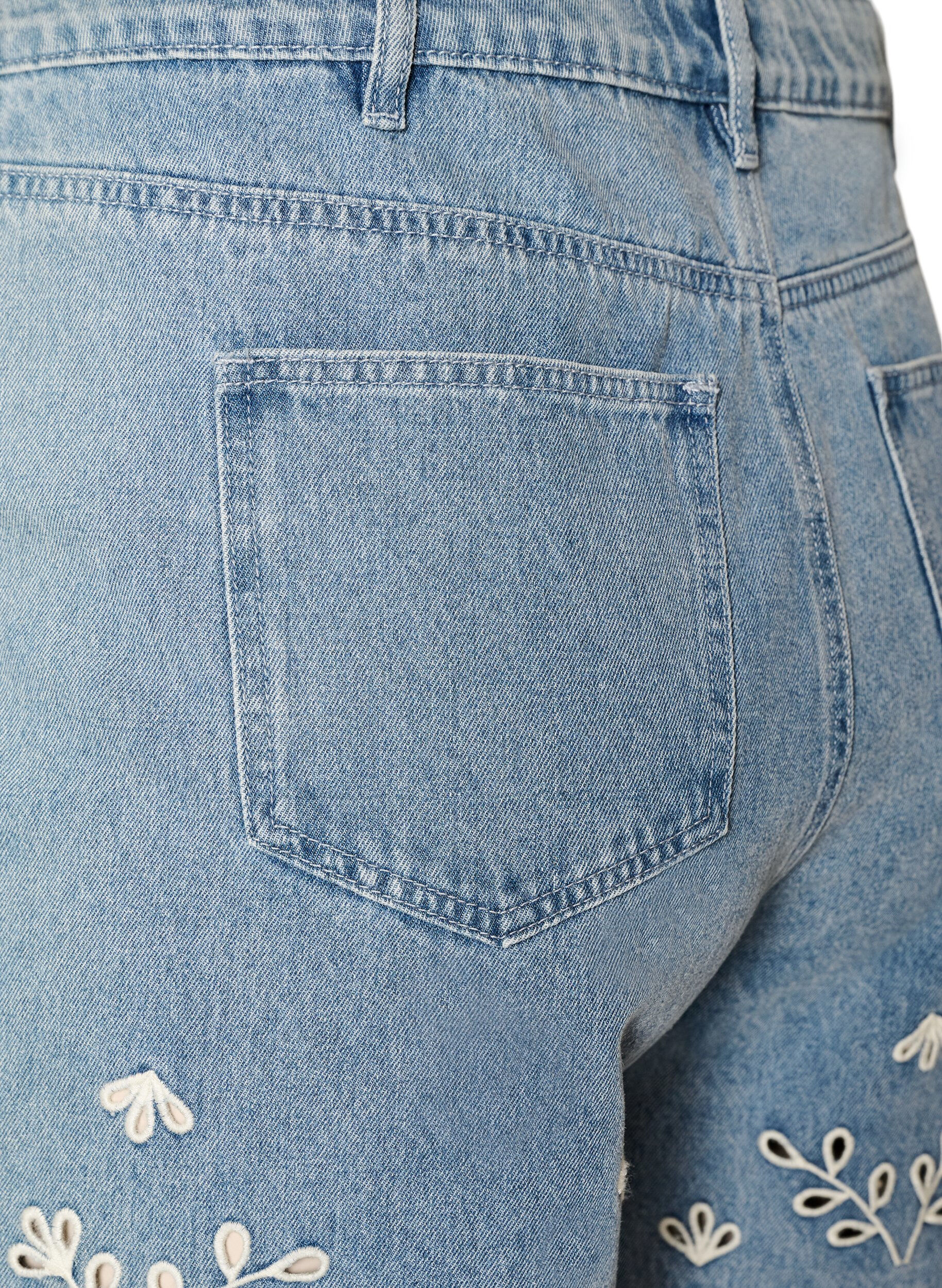 Zizzi Short en jean taille haute avec broderie anglaise, Bleu Clair, Packshot image number 3