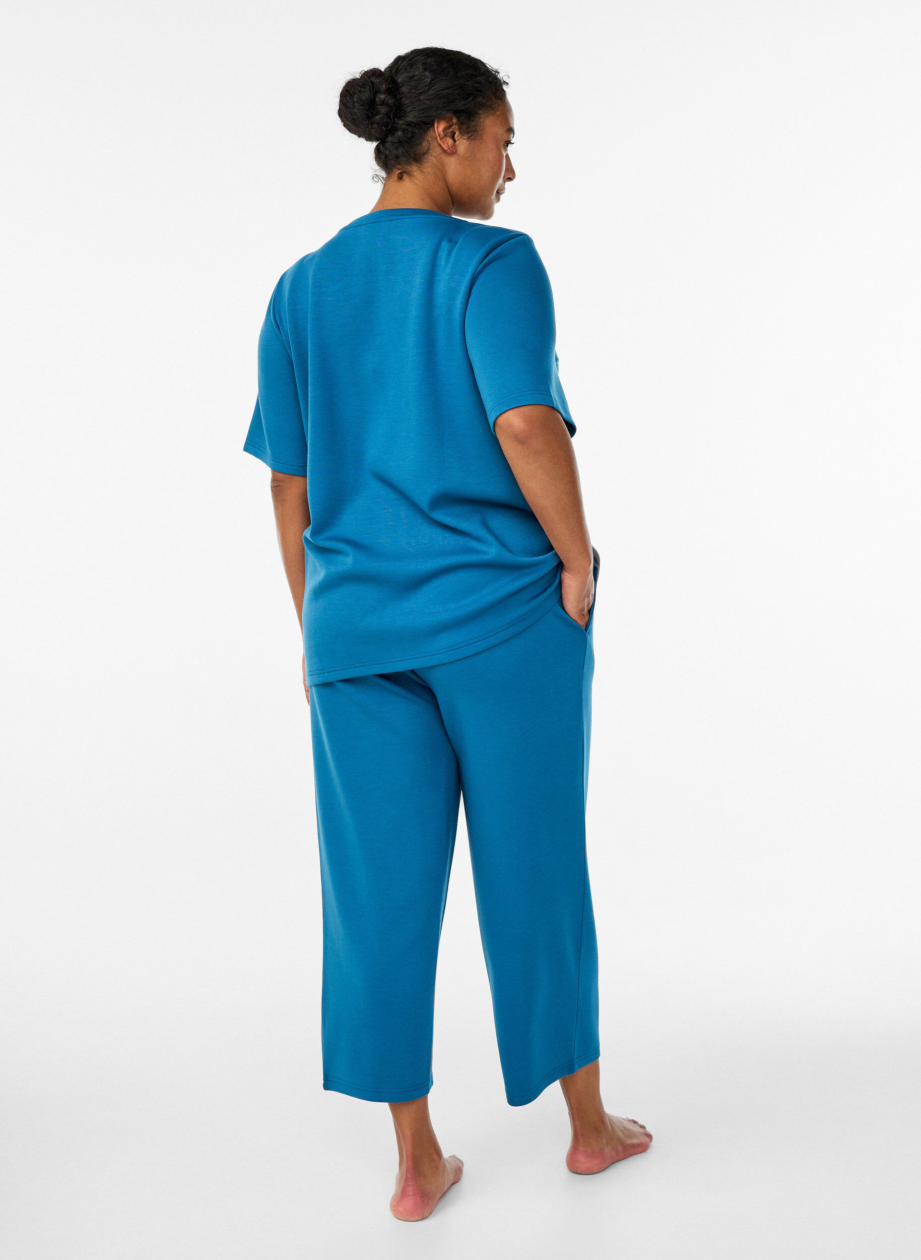 Zizzi Pantalon 7/8 en m&eacute;lange de modal avec poches, Bleu p&eacute;trole, Model image number 1