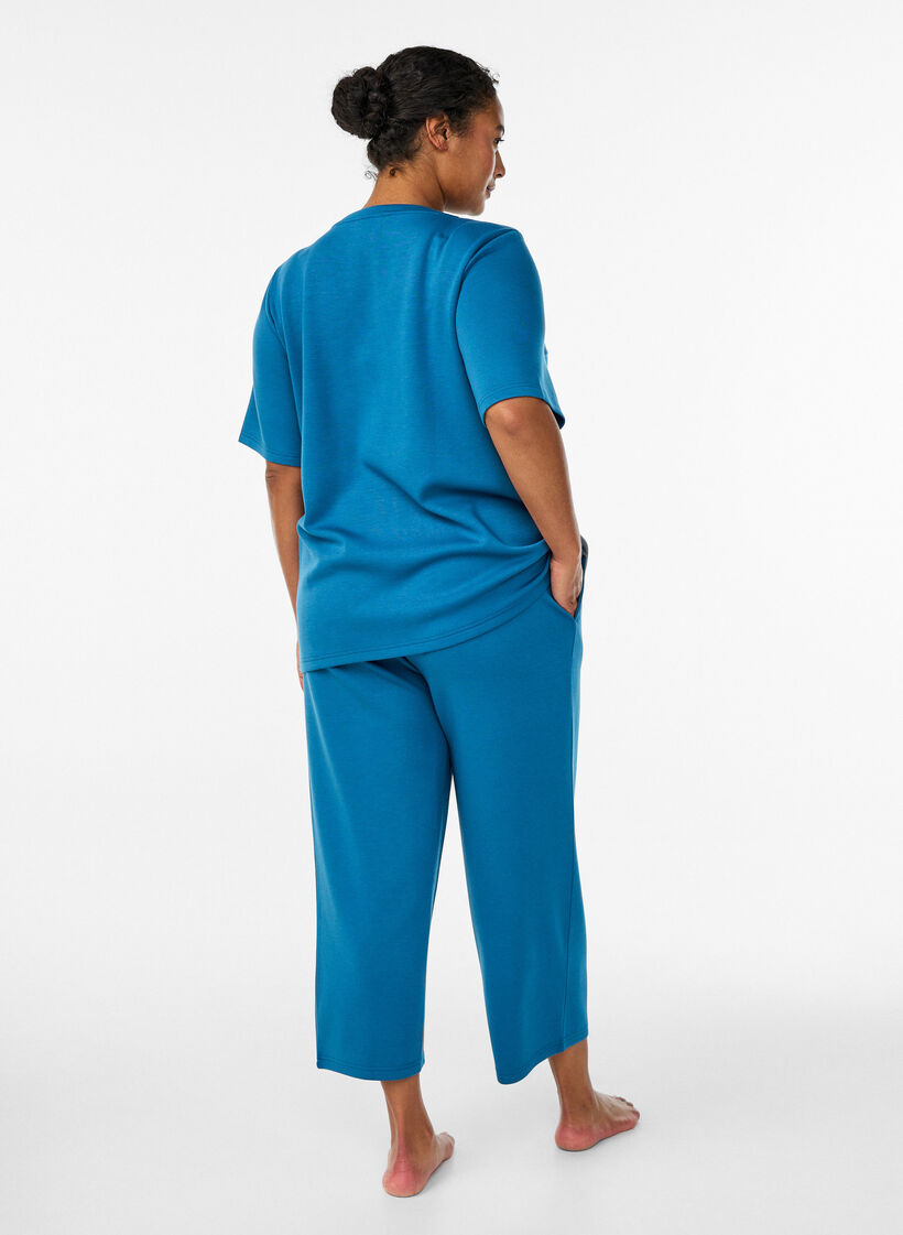 Pantalon 7/8 en m&eacute;lange de modal avec poches, Bleu p&eacute;trole, Model image number 1