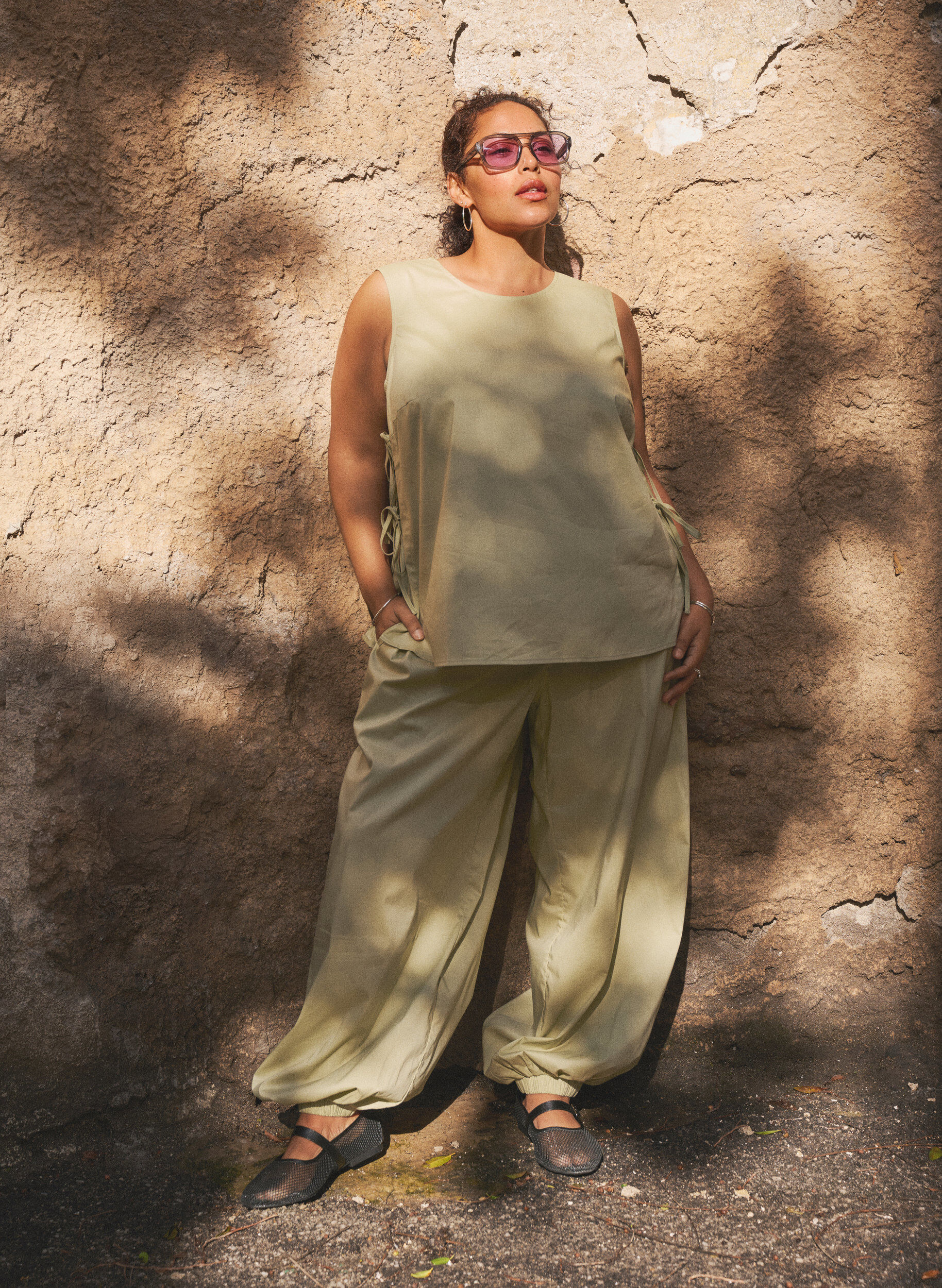 ZizziHigh waist balloonbroek met elastische tailleband, Groen, Image image number 0