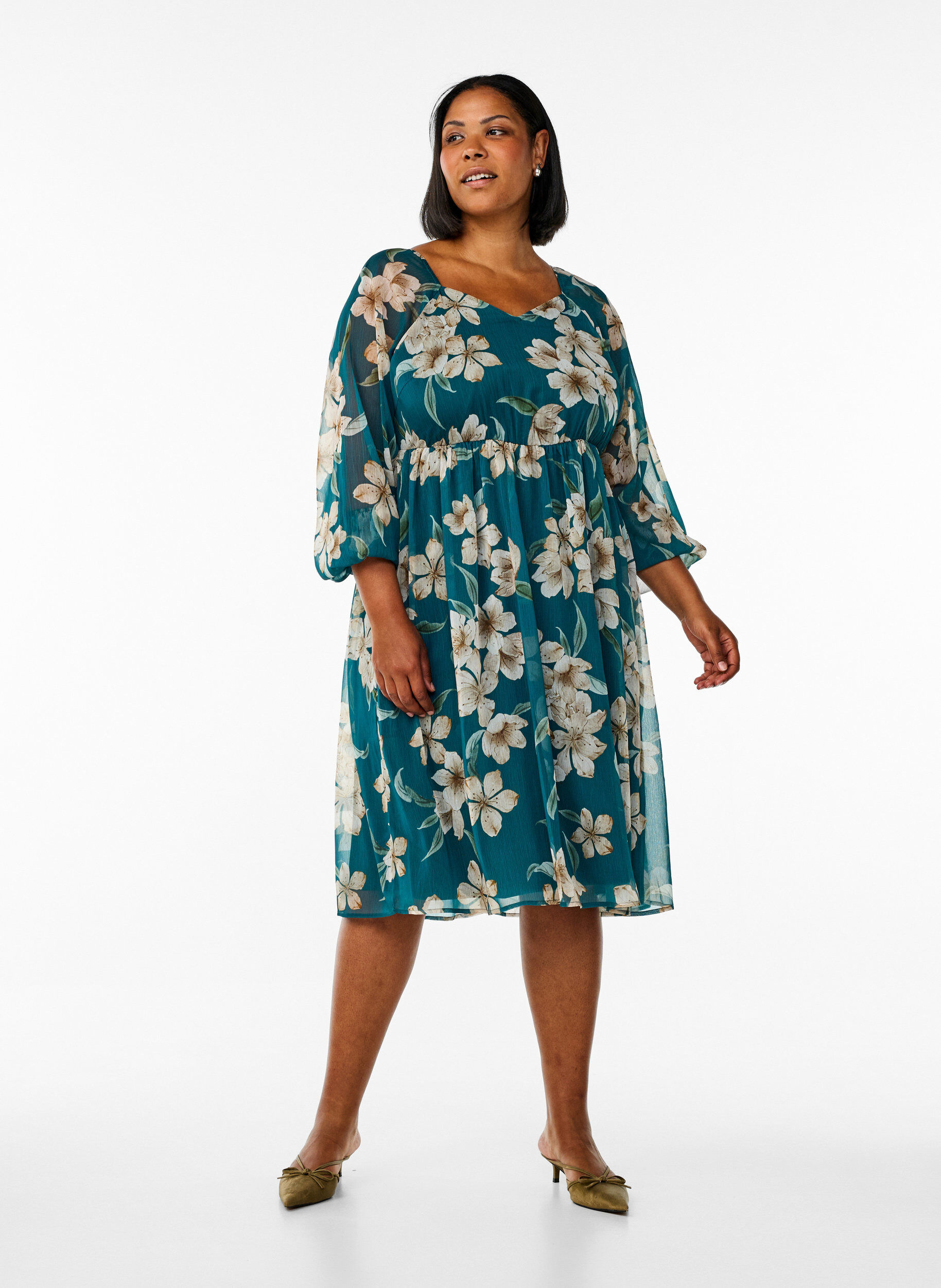 Zizzi Robe de soir&eacute;e en mousseline &agrave; manches longues, Vert, Model image number 1