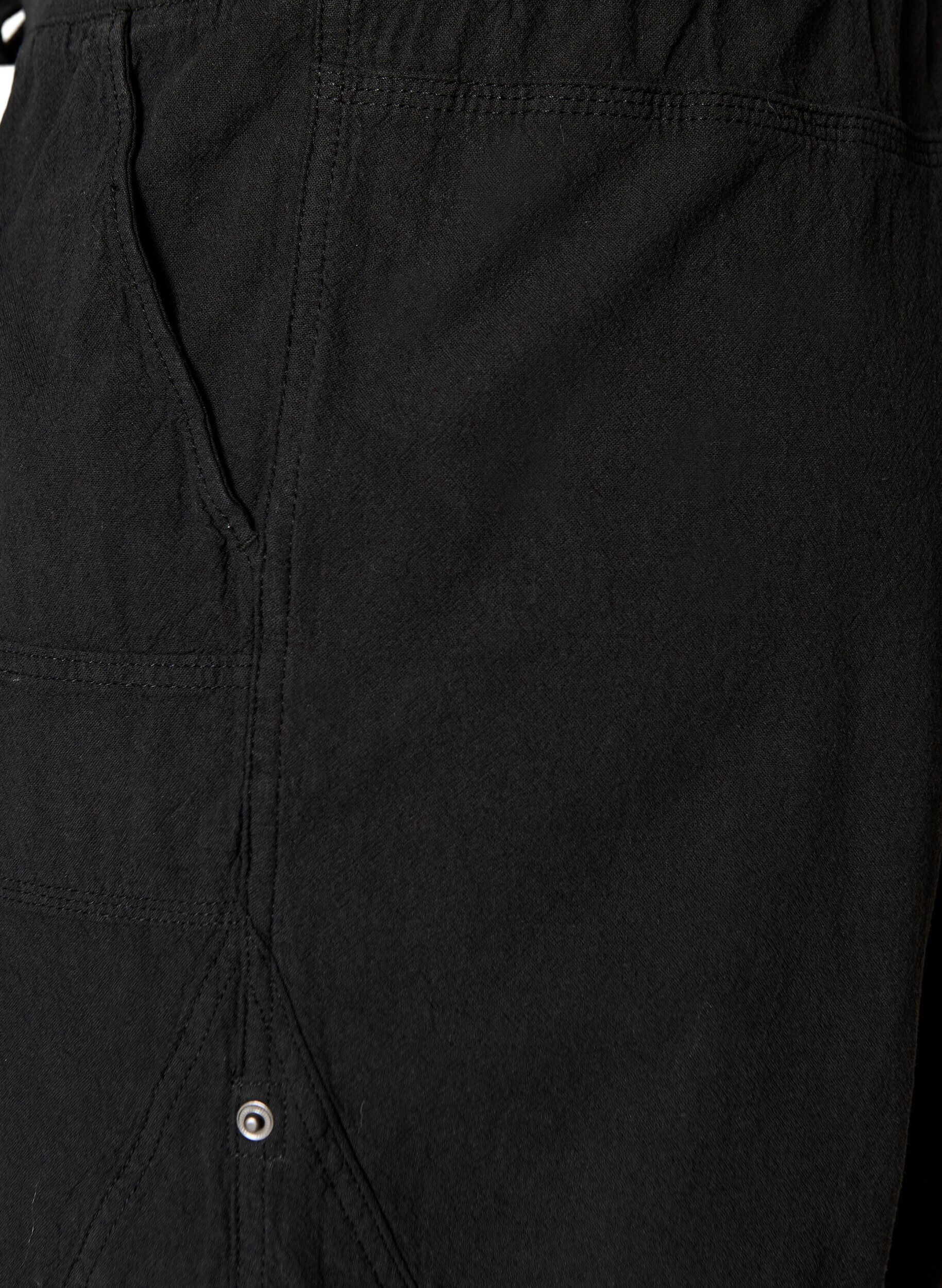 Zizzi Short en coton ample avec poches, Noir, Packshot image number 3