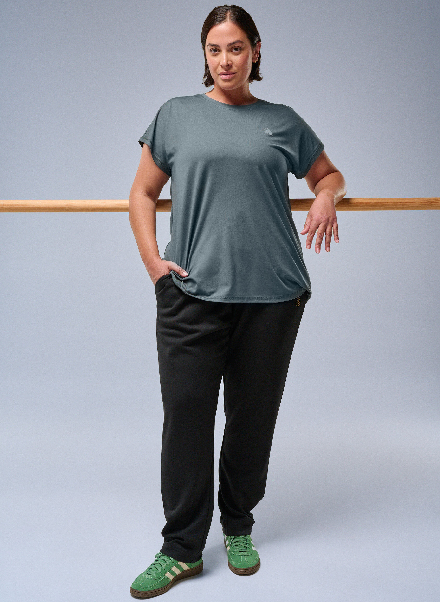 ZizziJoggingbroek met zakken en hoge taille, Zwart, Image image number 0