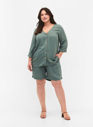 Viscose blouse met knopen en v-hals, Balsam Green, Model image number 2