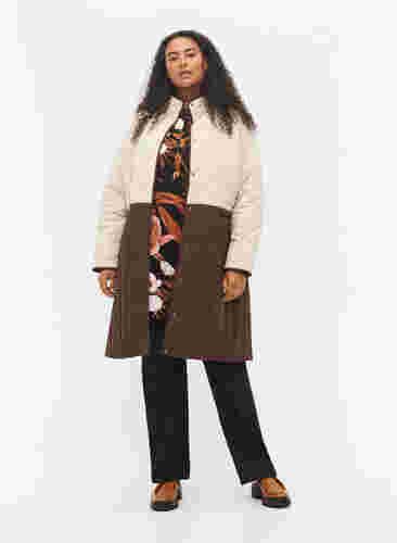 Longue veste matelassée aux couleurs vives, Black Coffee Comb, Model image number 2