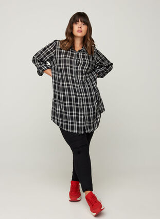 Lange geruite blouse in viscose , Black/White CH, Model image number 3