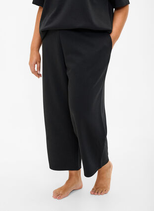 Pantalon 7/8 en modal mélangé avec poches, Black, Model image number 2