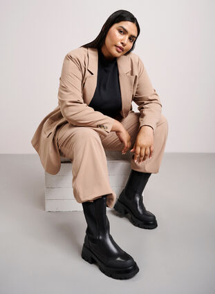 Botte en cuir pour pieds larges avec une semelle épaisse Noir