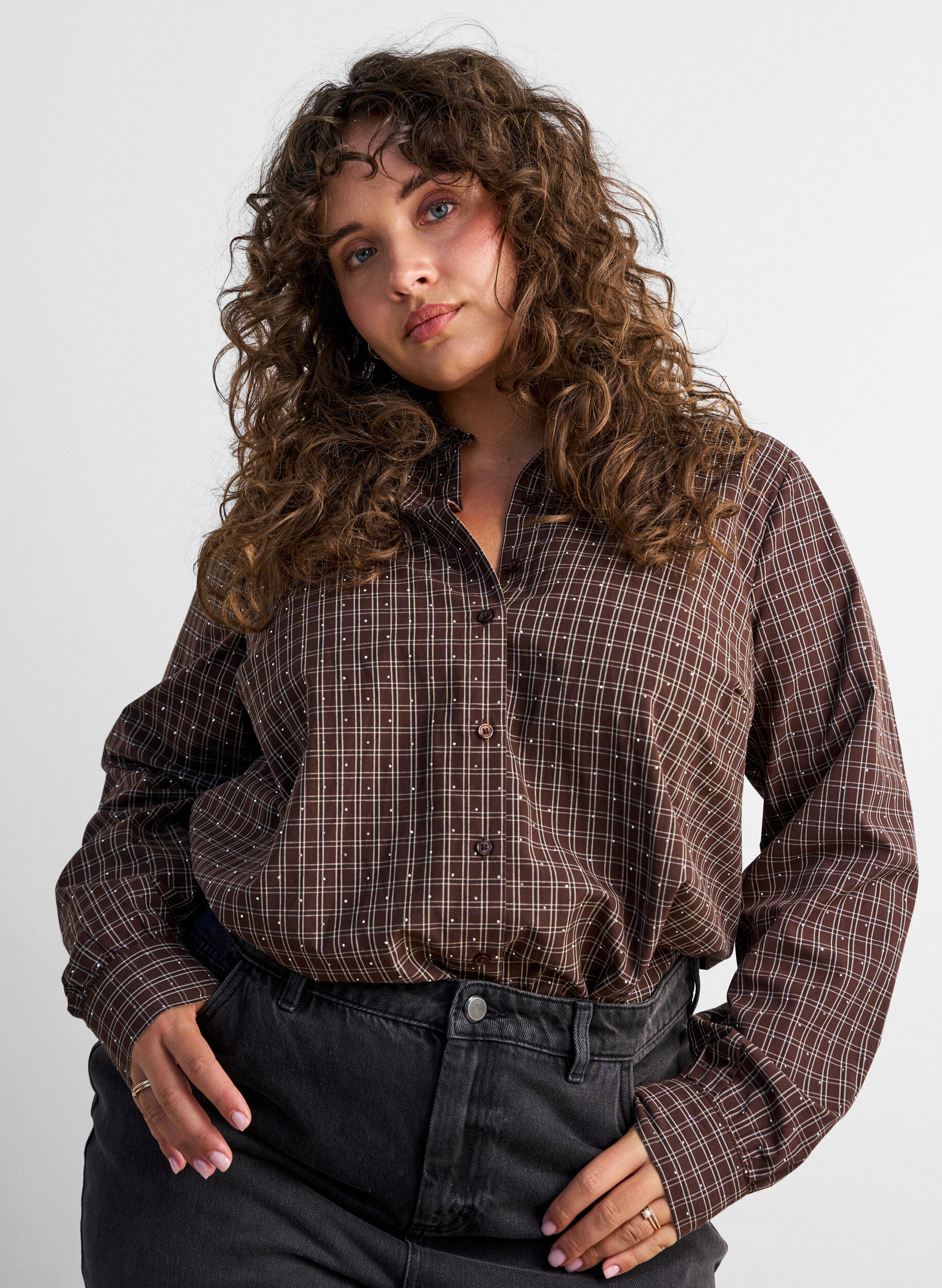 Chemise &agrave; carreaux avec strass, Marron, Model