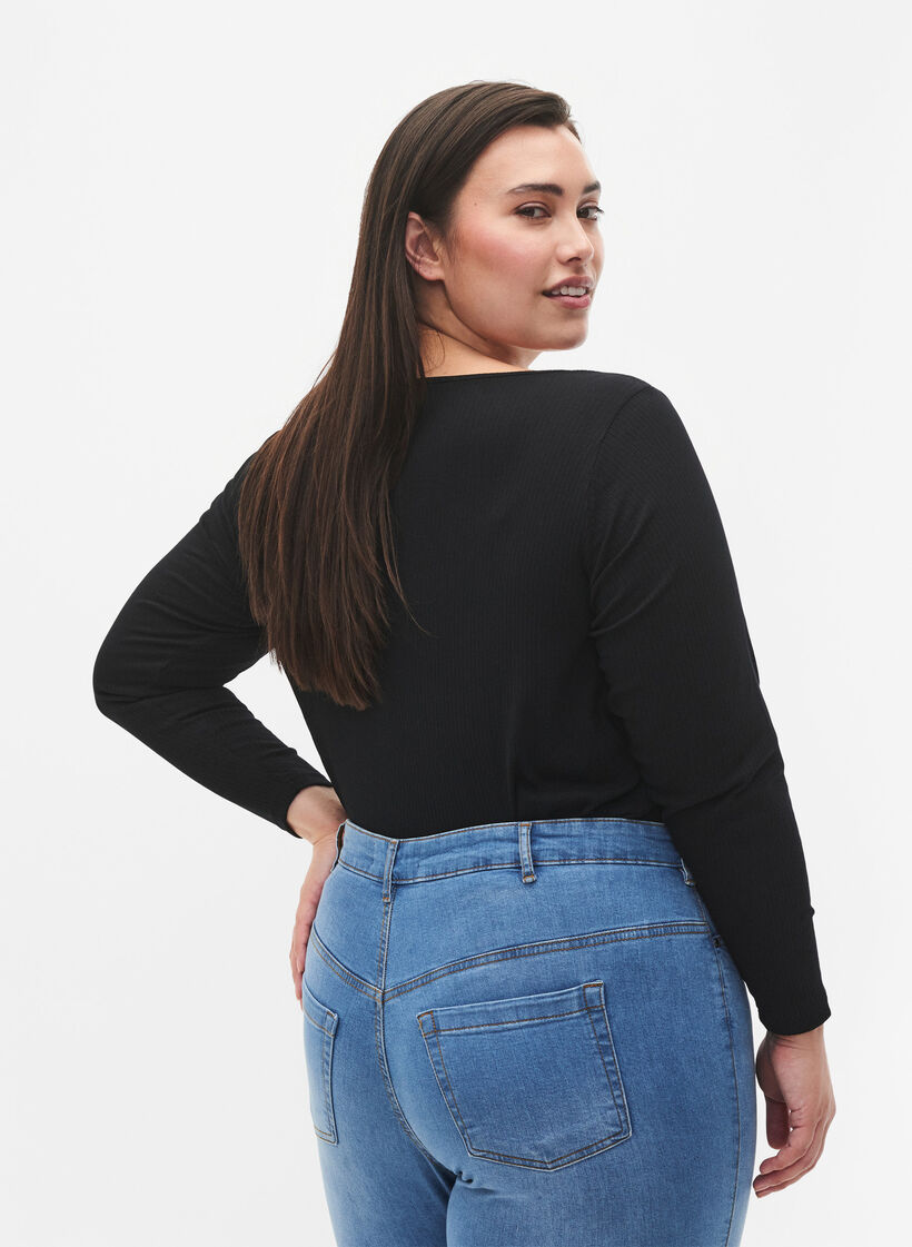 T-shirt &agrave; manches longues avec coupe asym&eacute;trique, Black, Model image number 1