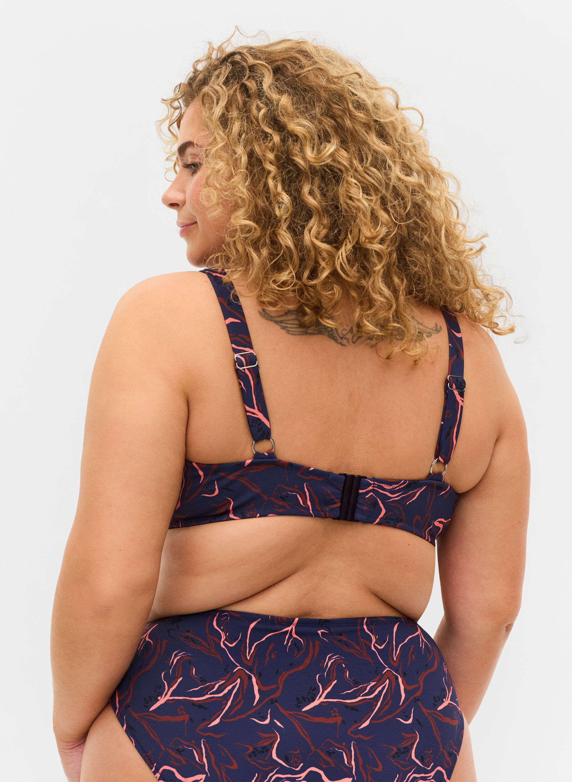 Zizzi Haut de bikini imprim&eacute; avec armature, Graphic Print , Model image number 1