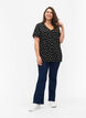 FLASH - T-shirt imprimé avec col en V, Black Dot, Model image number 2