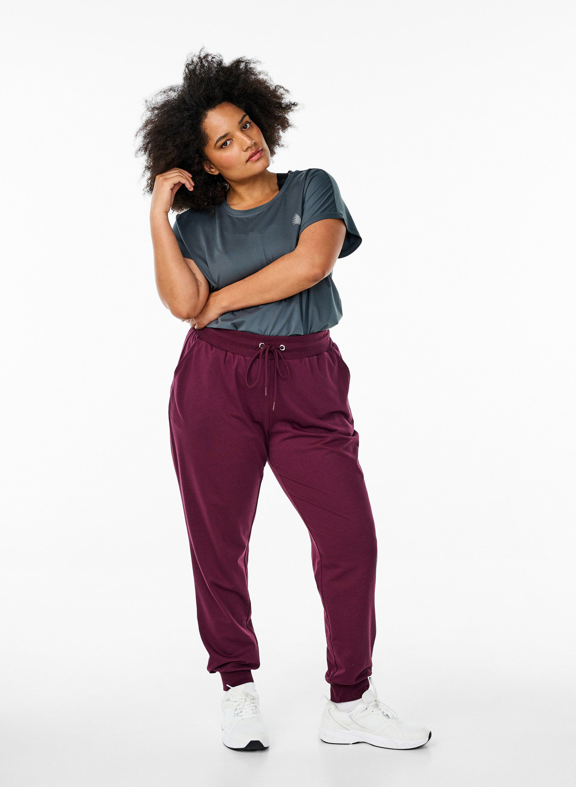 ZizziPantalon de surv&ecirc;tement ample avec poches, Bordeaux, Model image number 1
