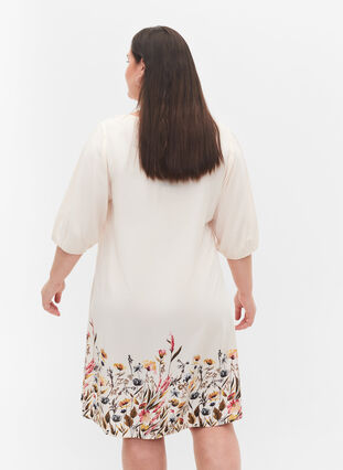 Gebloemde viscose jurk met korte mouwen, Off White Flower, Model image number 1