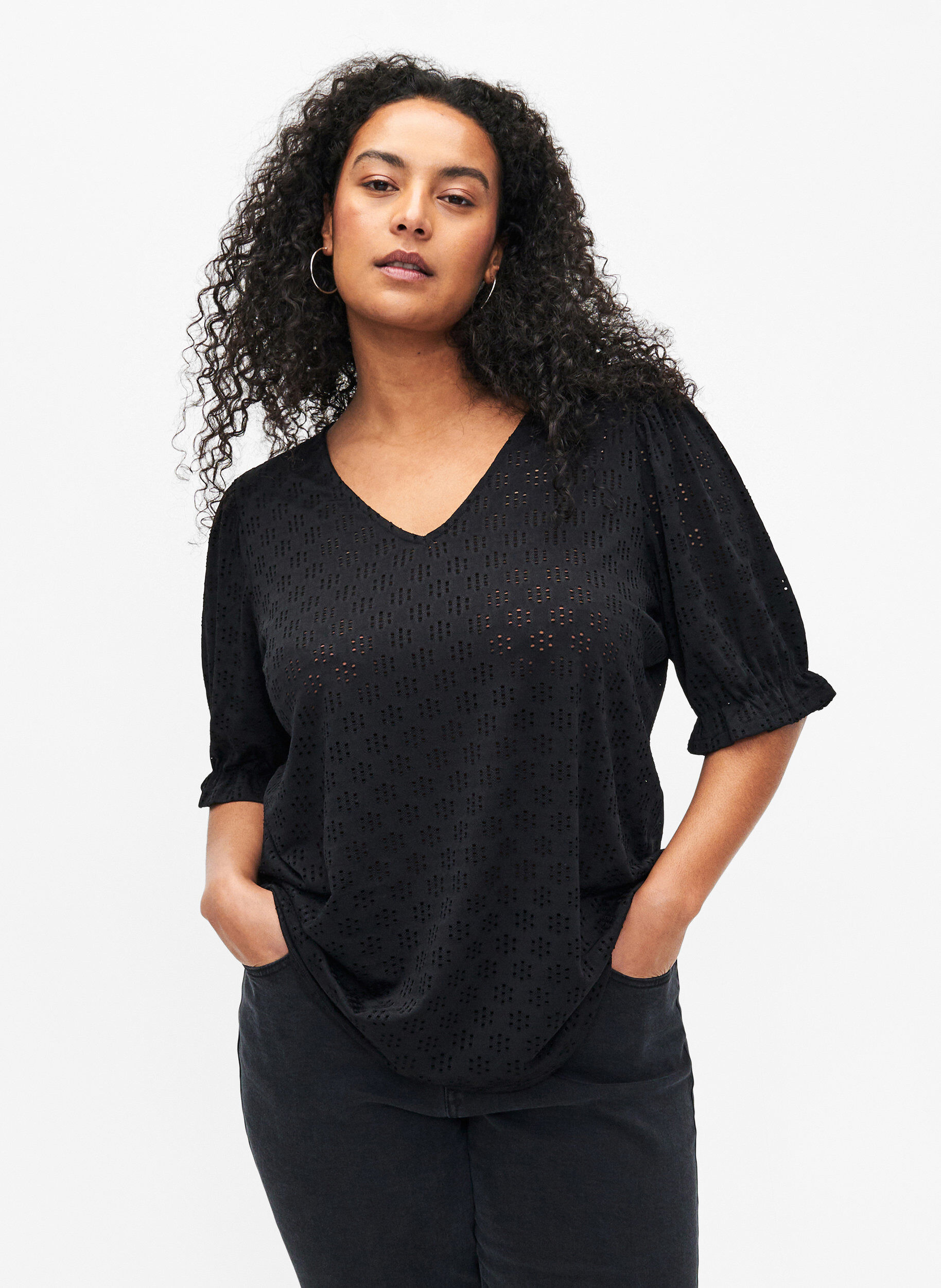 ZizziBlouse met V-hals en gaatjespatroon, Black, Model image number 0