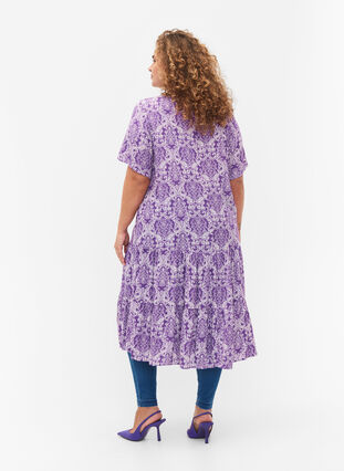 Robe en viscose à manches courtes avec imprimé, D. Lavender Oriental, Model image number 1
