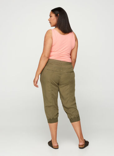 Pantalon 3/4 en lyocell, Ivy green, Model image number 1