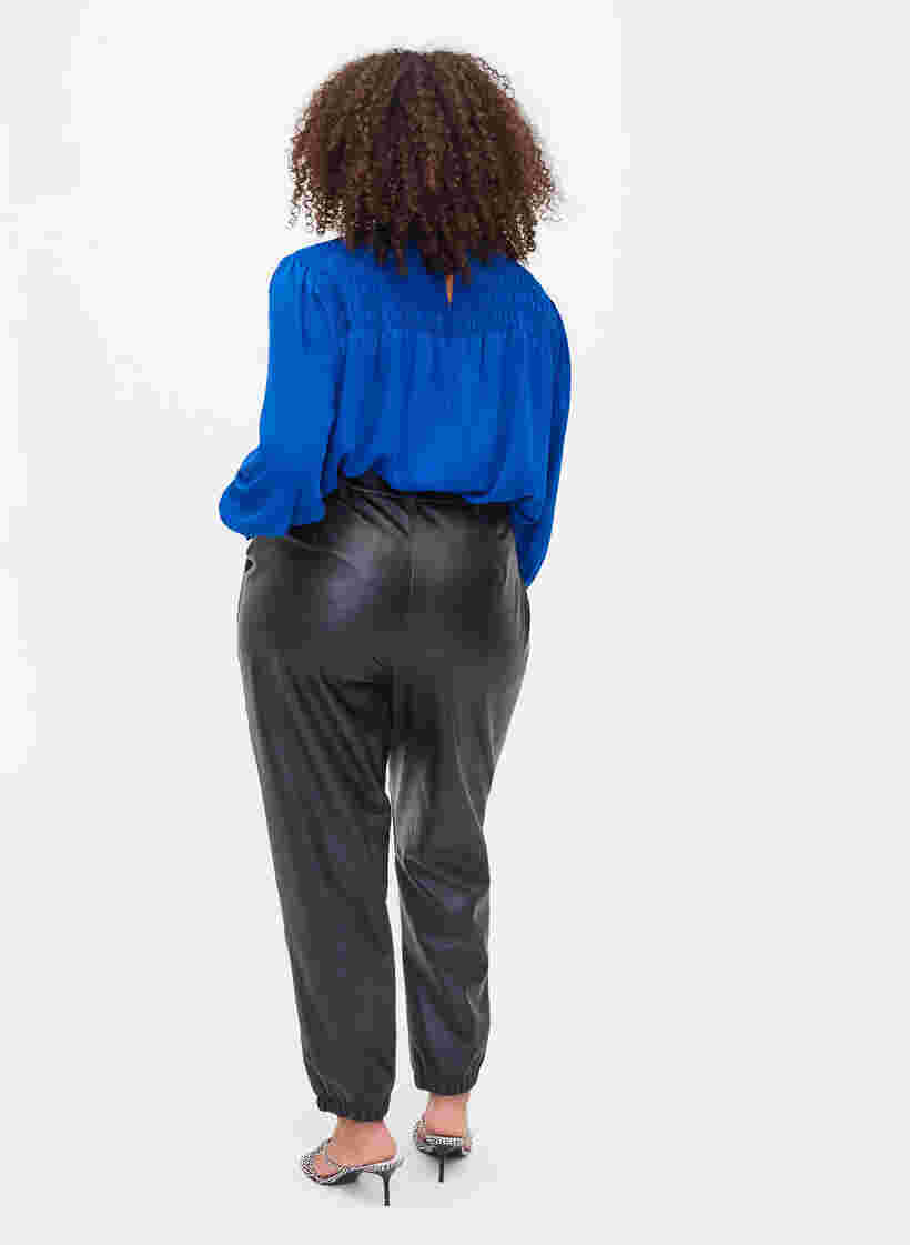 Pantalon en simili-cuir, Black, Model image number 1