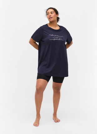 T-shirt de nuit surdimensionné en coton bio, Night Sky Text, Model image number 2