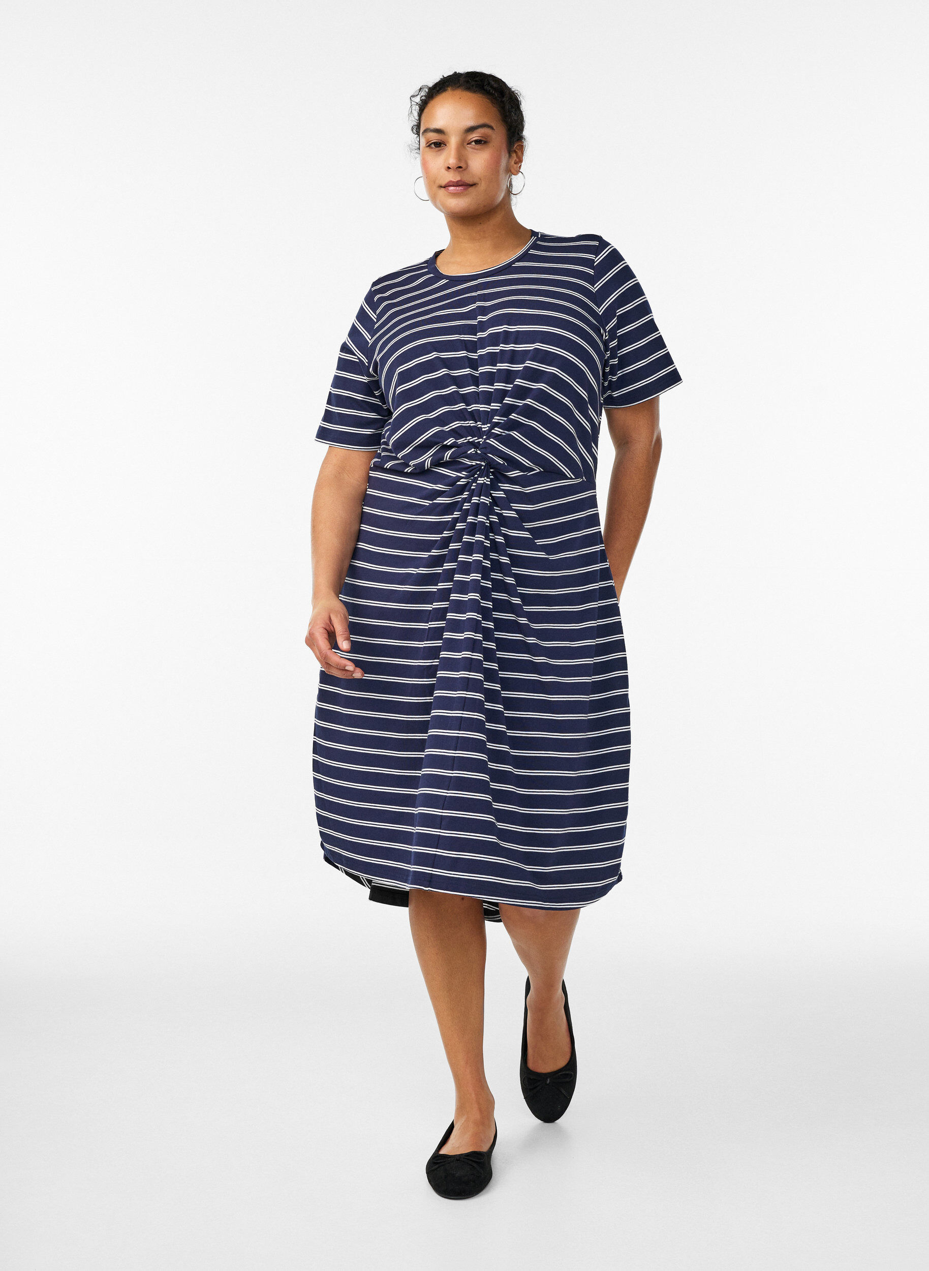 Zizzi Robe en coton avec d&eacute;tail torsad&eacute;, Bleu, Model image number 1