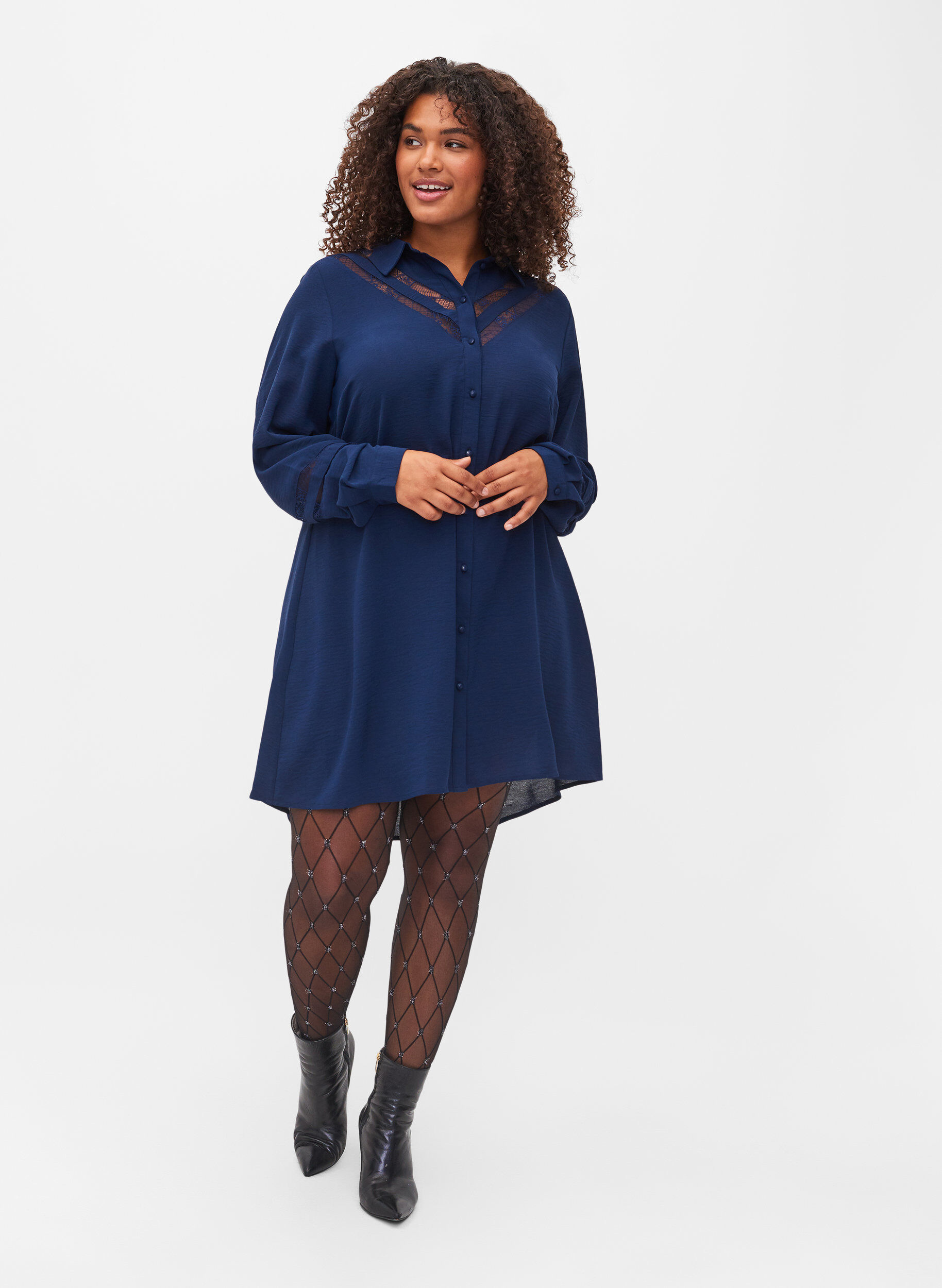 Zizzi Chemise longue avec d&eacute;tails en dentelle, Navy Blazer, Model image number 2