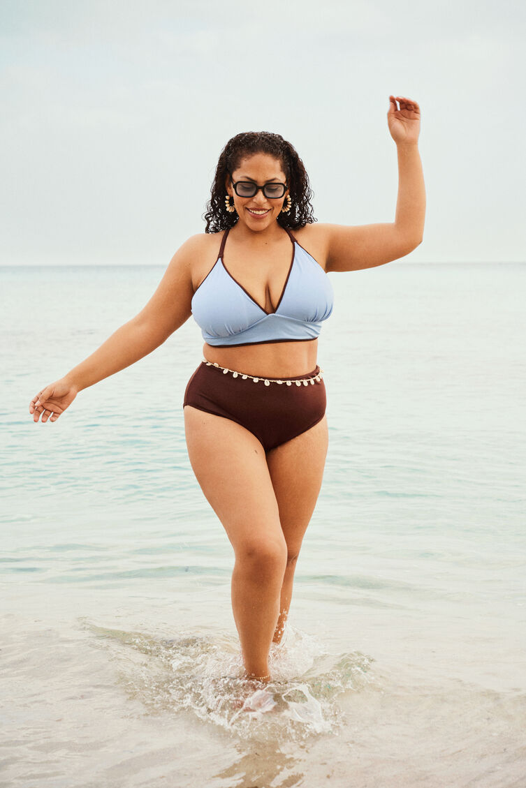 Bikini r&eacute;versible, , Model