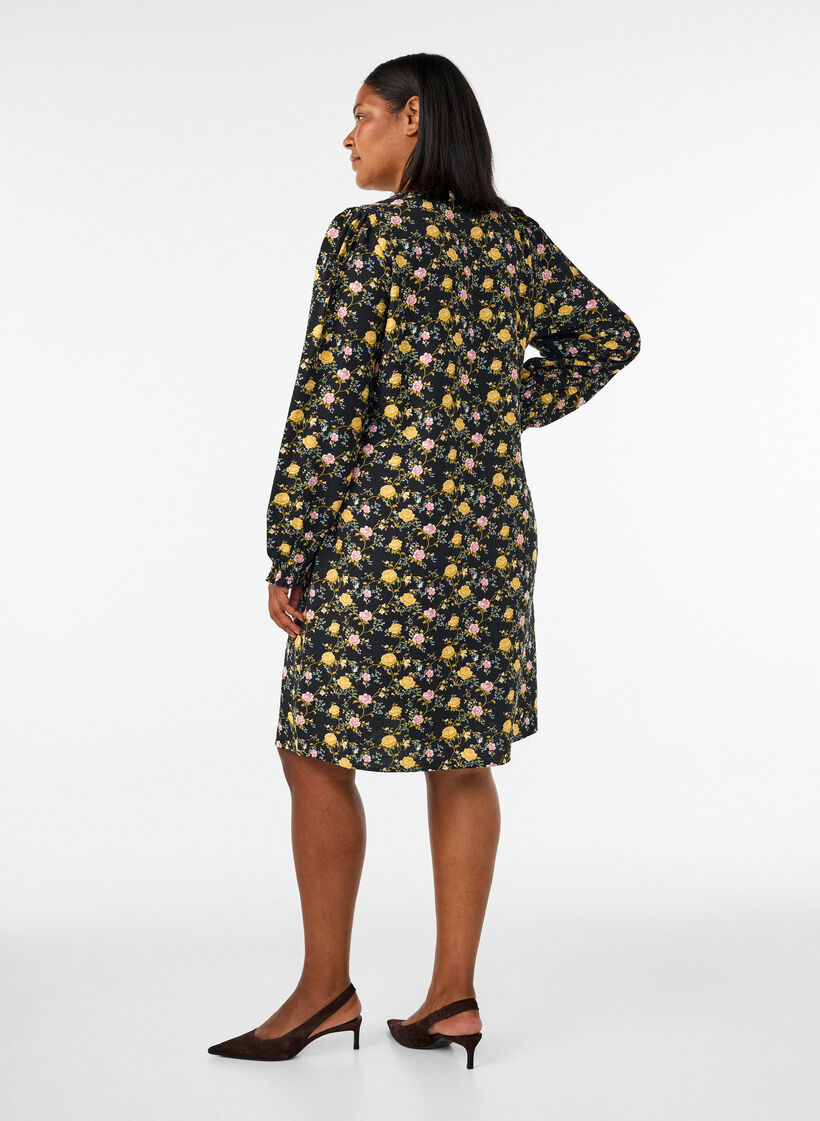 Robe imprim&eacute;e en viscose &agrave; manches longues, Noir, Model image number 2