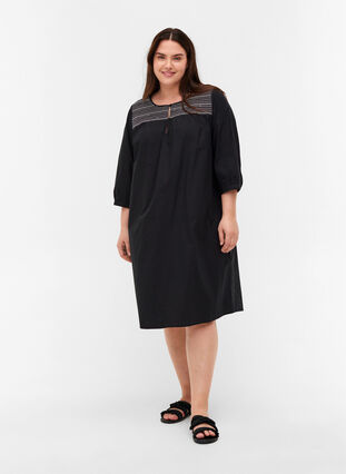 Robe en coton avec smock et forme trapèze, Black, Model image number 3