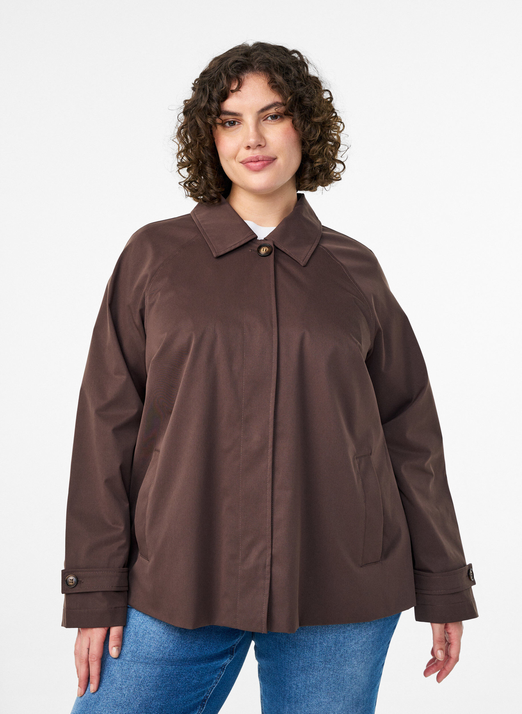 Trench court avec col et manches raglan, Marron, Model