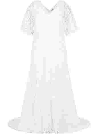 Robe de mariée en dentelle avec fente