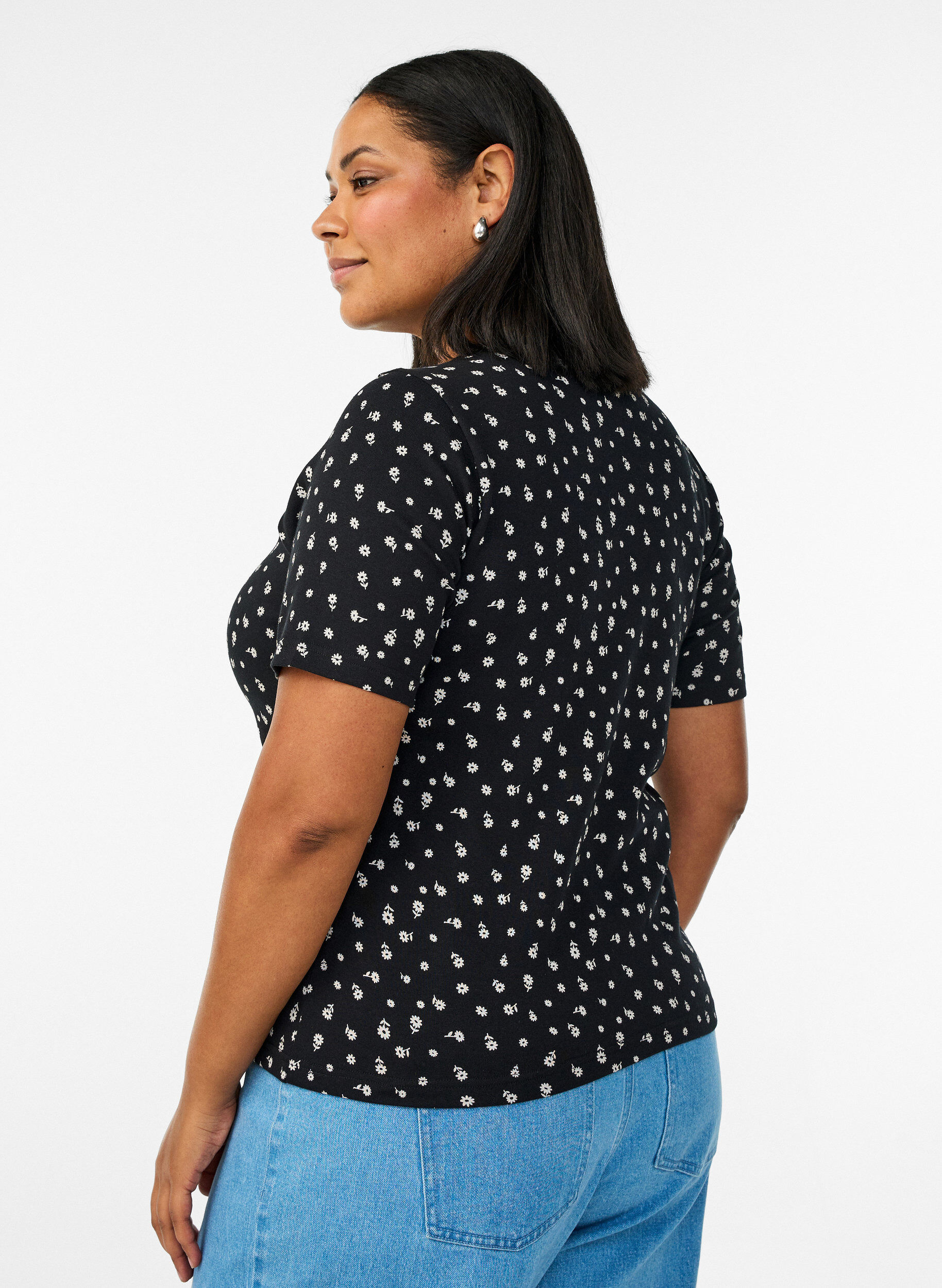 Zizzi T-shirt en coton avec imprim&eacute; int&eacute;gral, Noir, Model image number 2